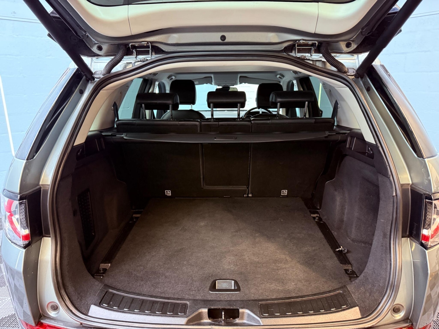 Used Land Rover Discovery Sport 2018 for sale - 77331997: Photo 42