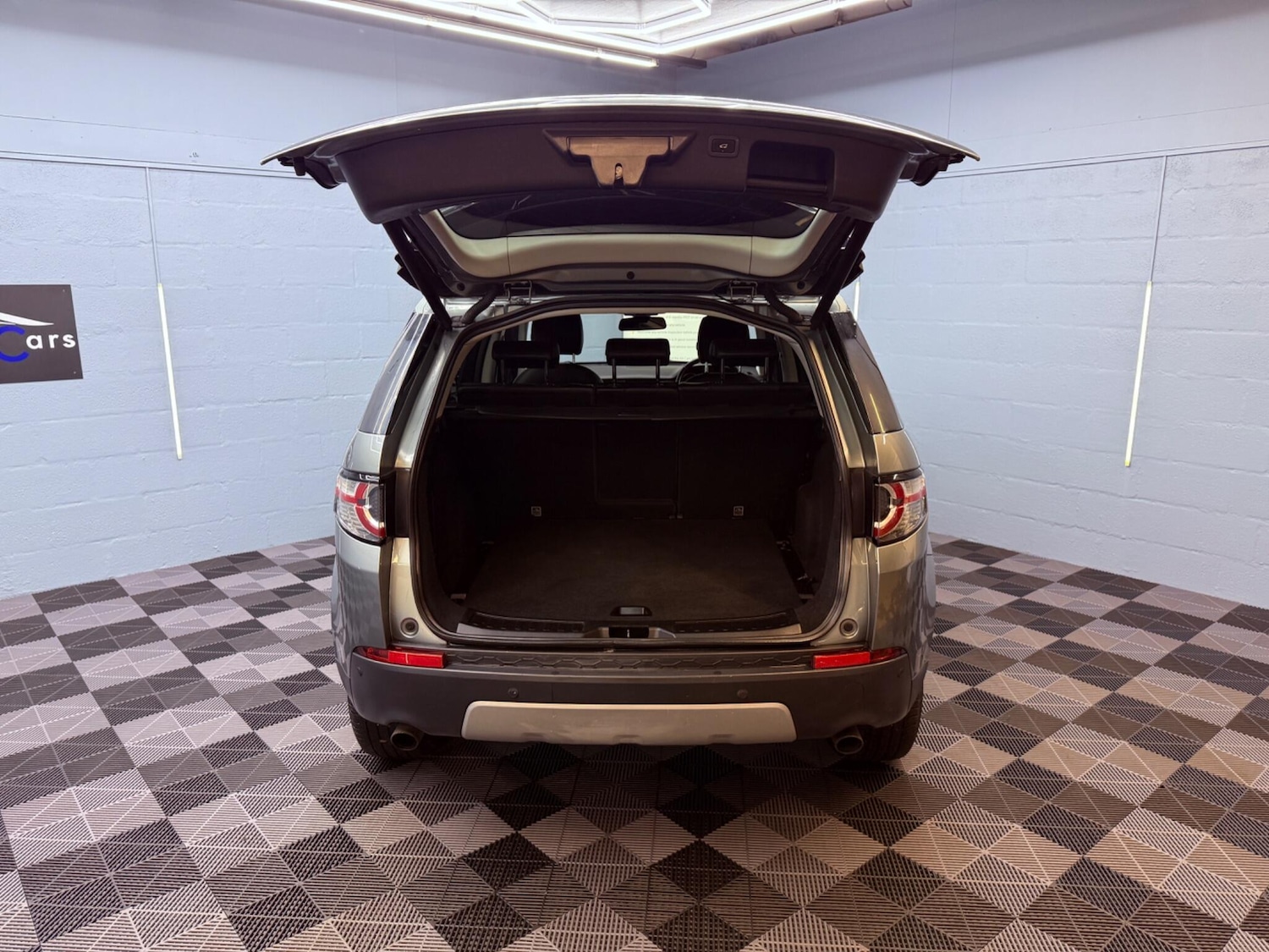 Used Land Rover Discovery Sport 2018 for sale - 77331997: Photo 43