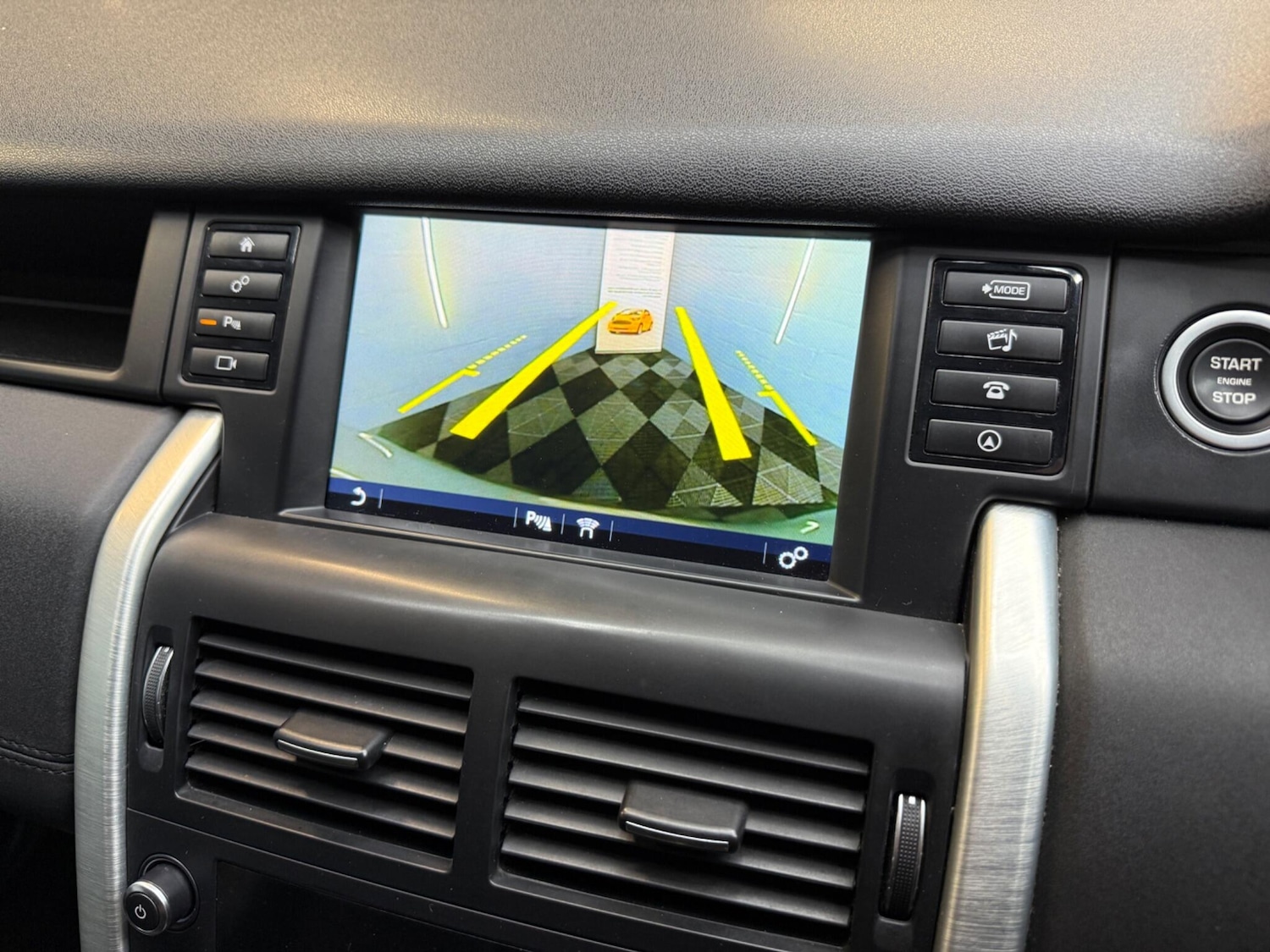 Used Land Rover Discovery Sport 2018 for sale - 77331997: Photo 9