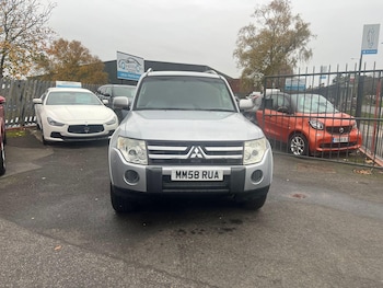 Used Mitsubishi Shogun 2016 for sale - 76472580: Photo