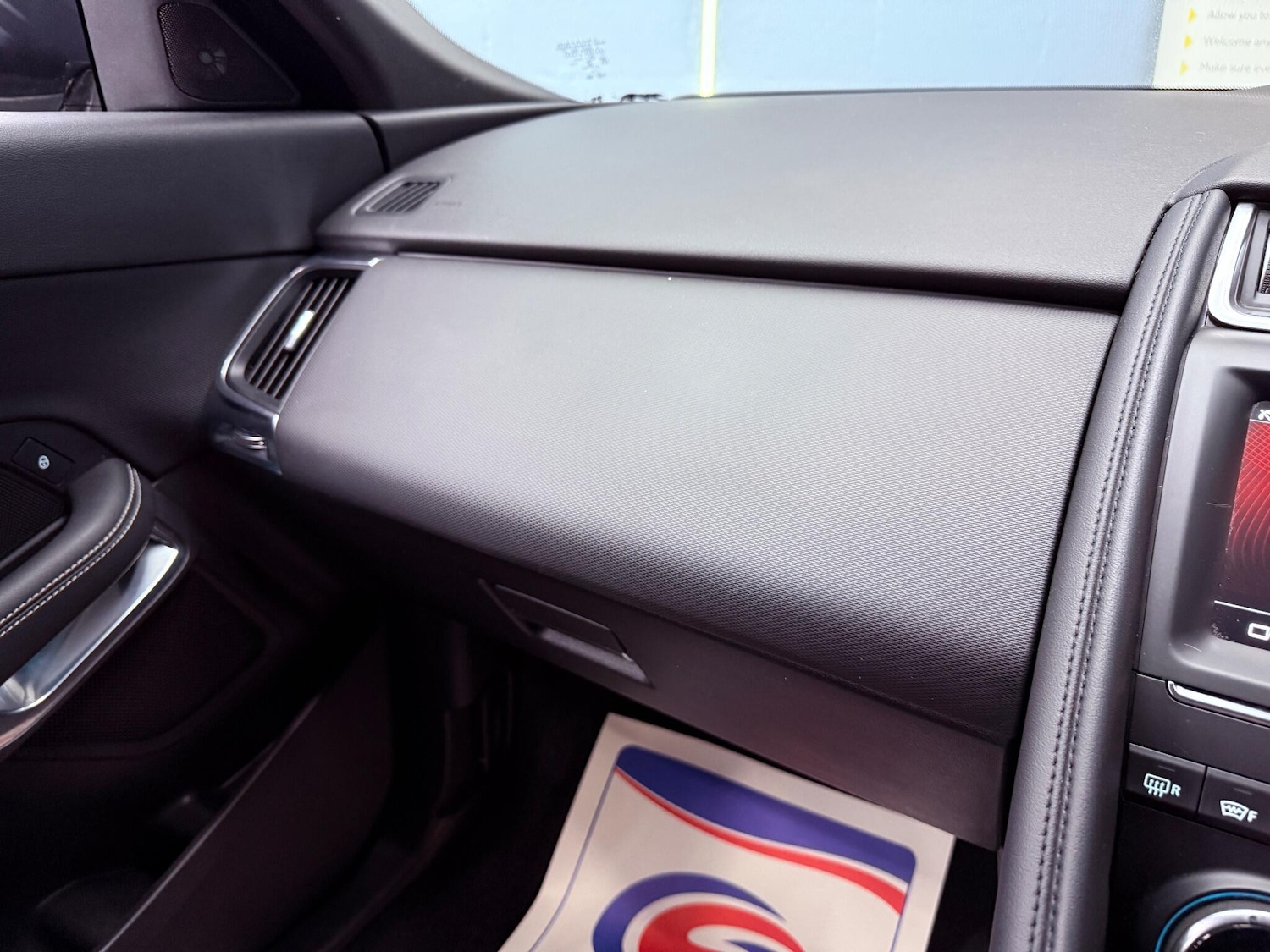 Used Jaguar E-Pace 2018 for sale - 76671443: Photo 18