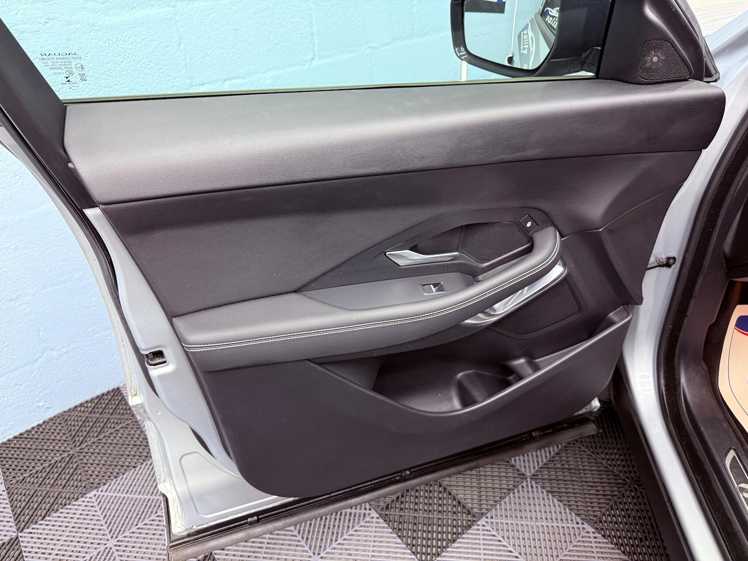 Used Jaguar E-Pace 2018 for sale - 76671443: Photo 31