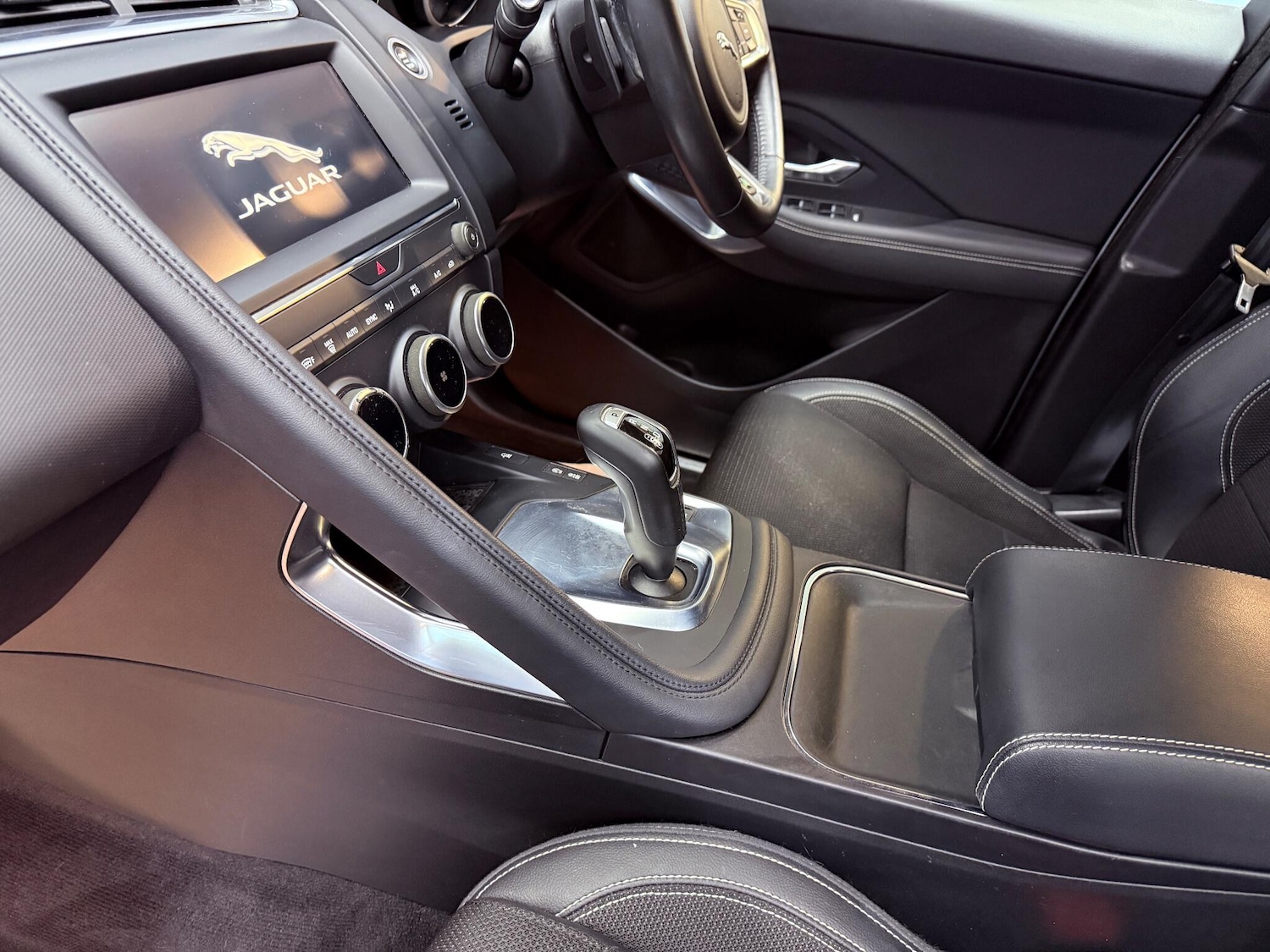 Used Jaguar E-Pace 2018 for sale - 76671443: Photo 34