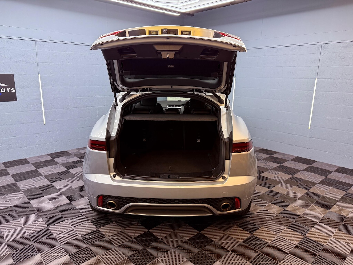 Used Jaguar E-Pace 2018 for sale - 76671443: Photo 44