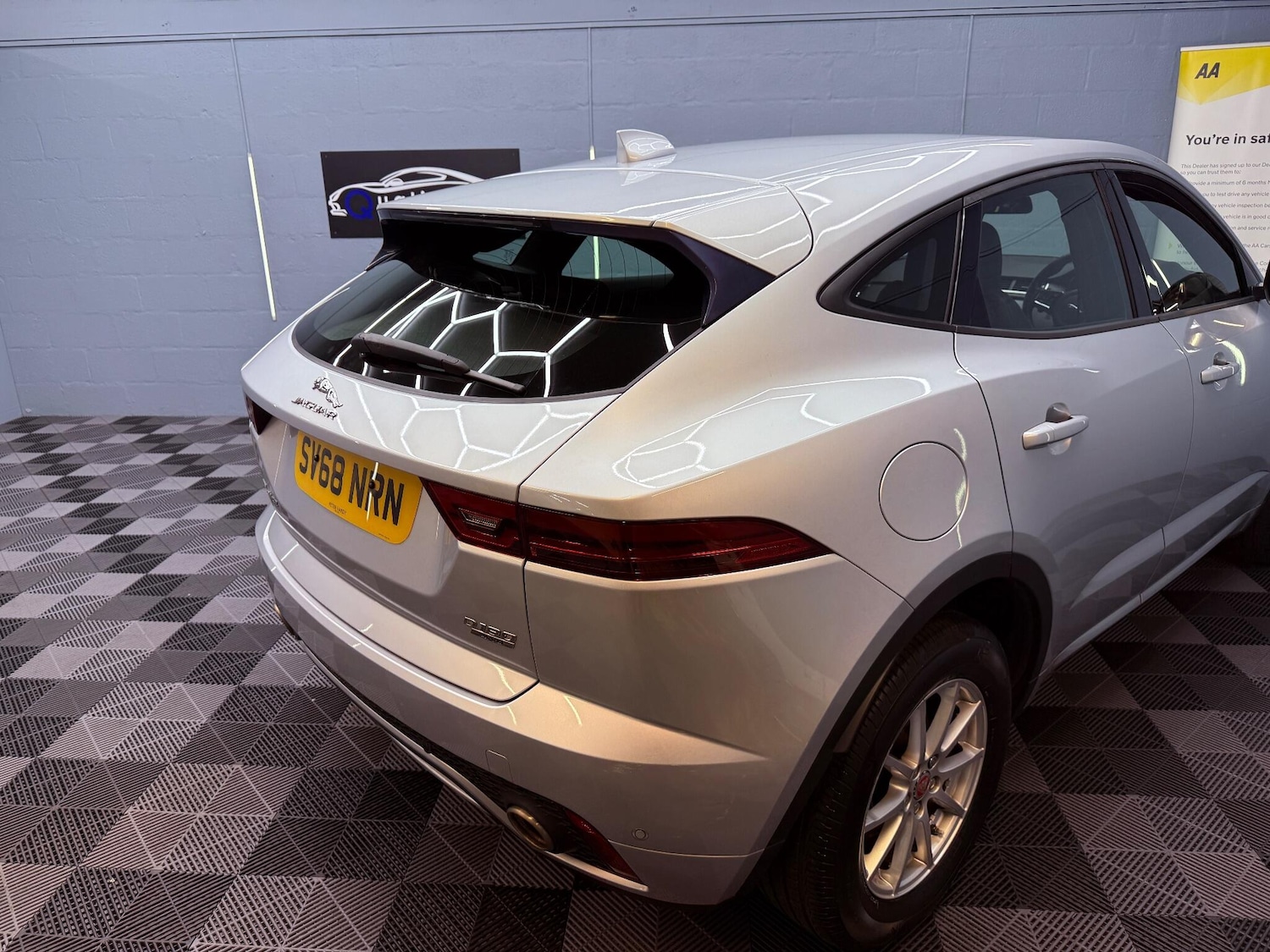 Used Jaguar E-Pace 2018 for sale - 76671443: Photo 46