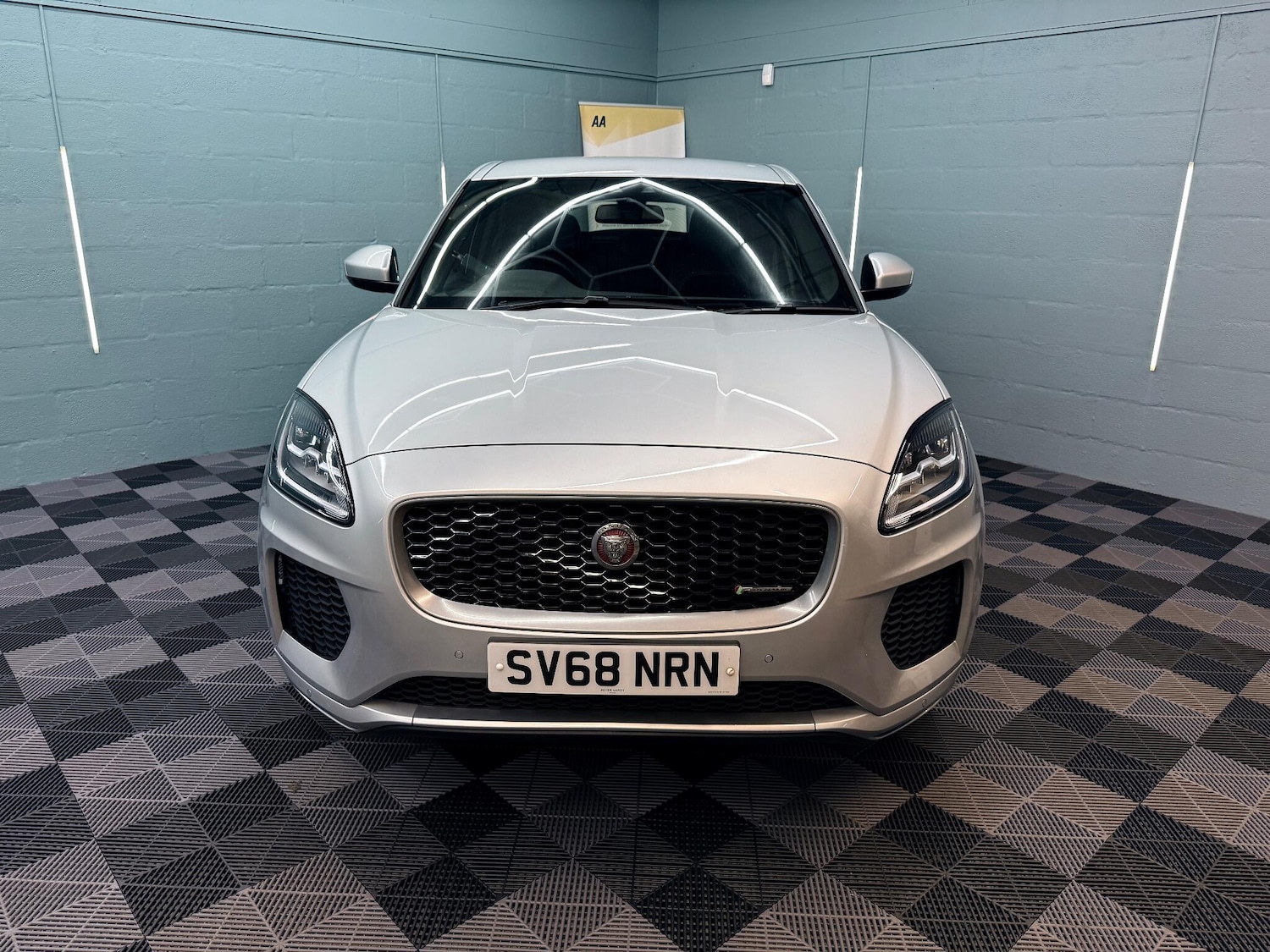 Used Jaguar E-Pace 2018 for sale - 76671443: Photo 7