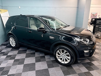Used Land Rover Discovery Sport 2018 for sale - 76898532: Photo