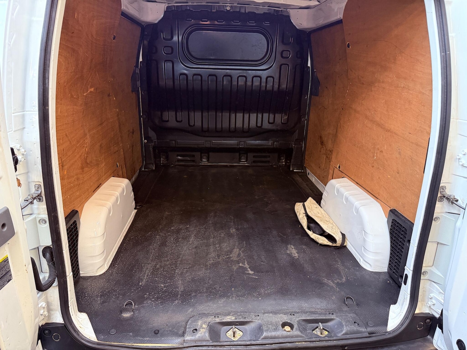 Used Nissan e-NV200 2017 for sale - 76094760: Photo 25