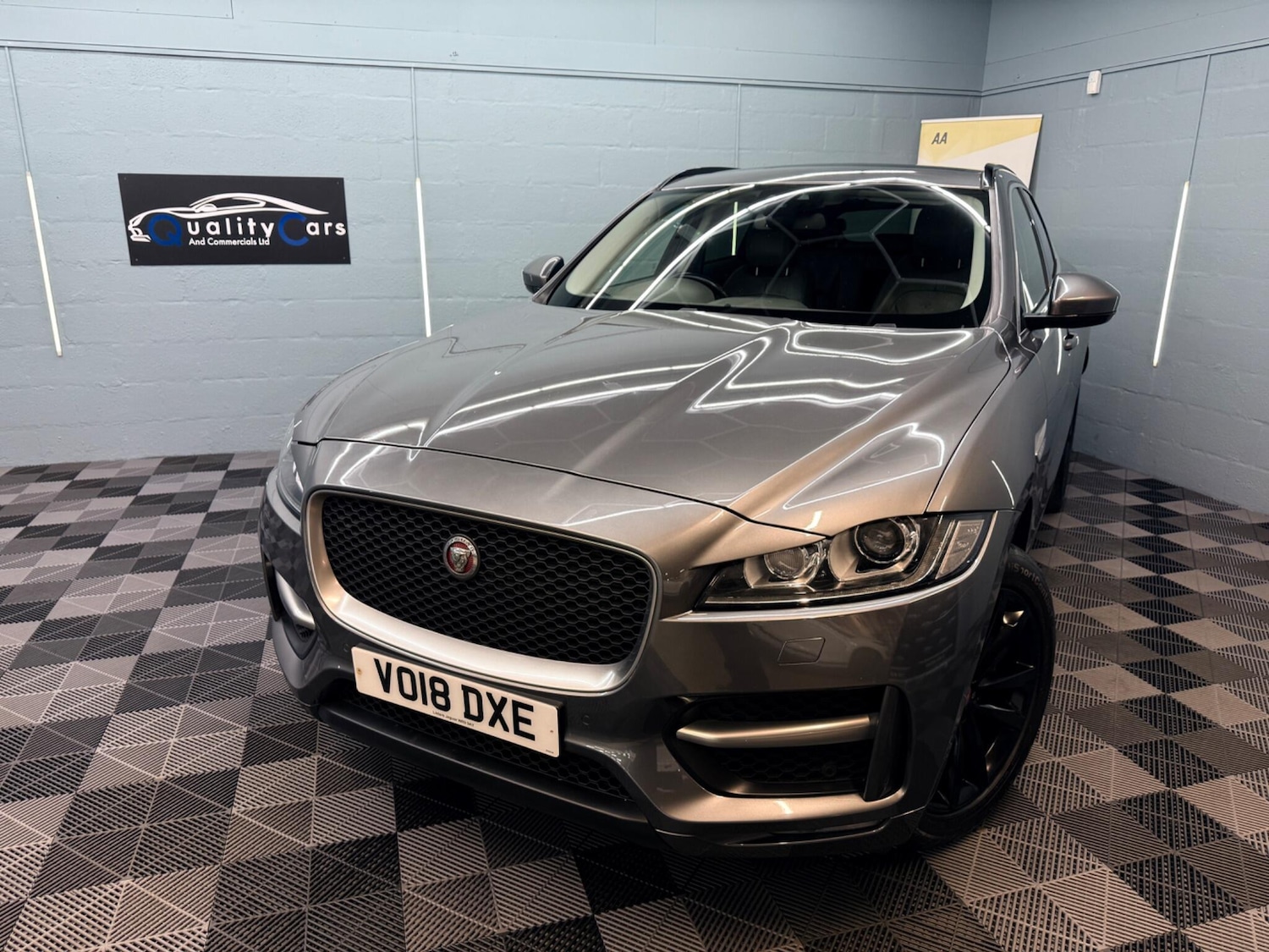 Used Jaguar F-Pace for sale - 78215035: Photo 2