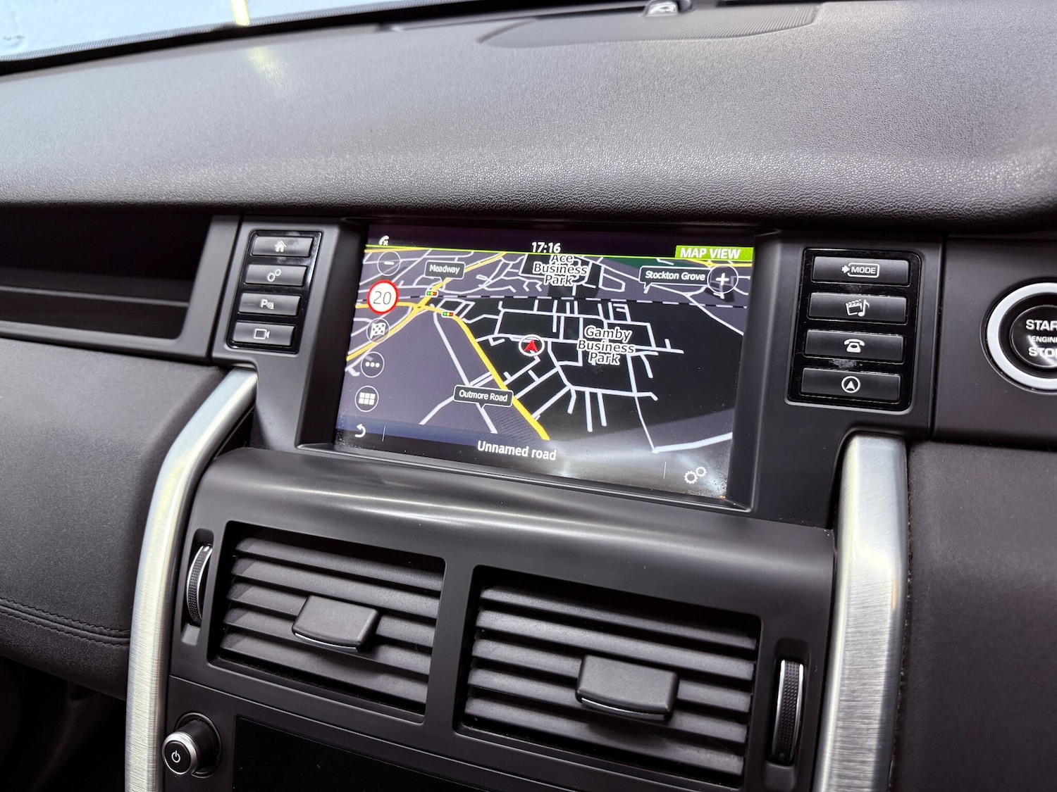 Used Land Rover Discovery Sport 2017 for sale - 76597431: Photo 10