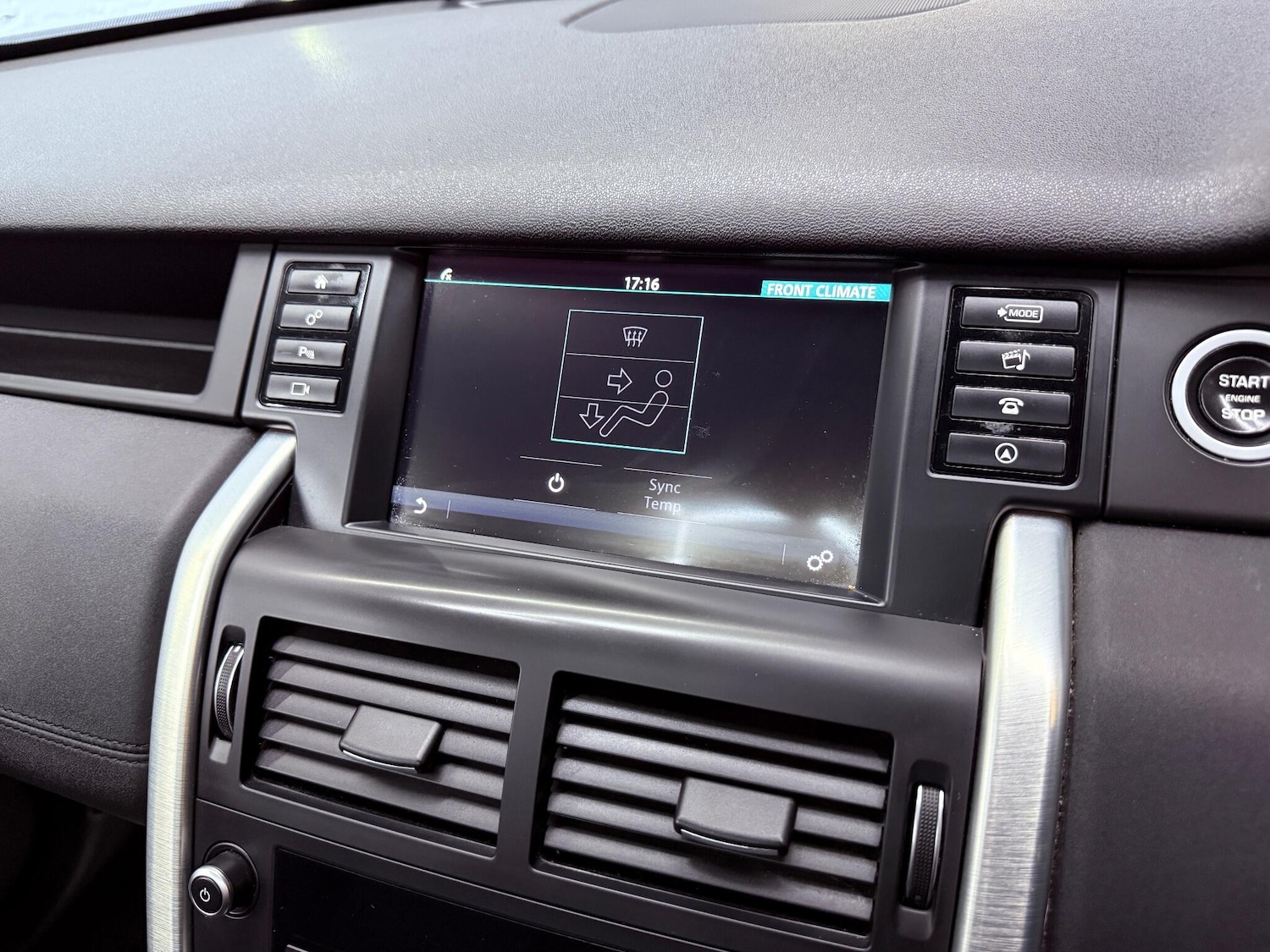 Used Land Rover Discovery Sport 2017 for sale - 76597431: Photo 11