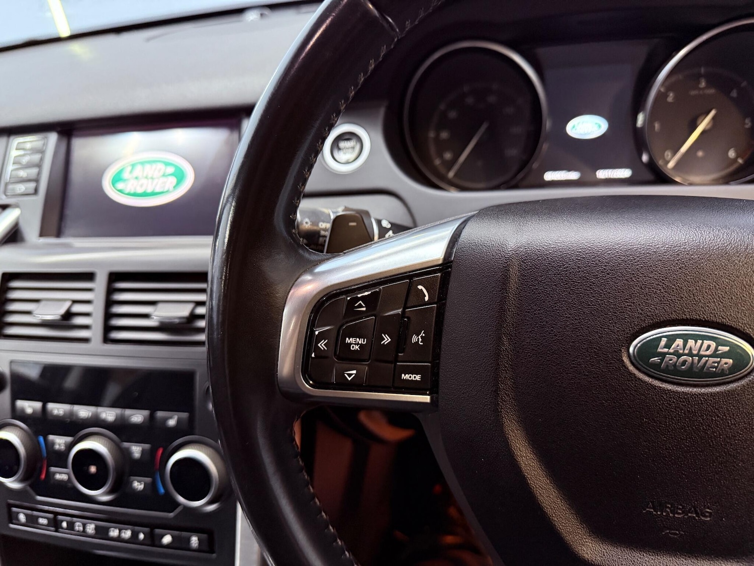 Used Land Rover Discovery Sport 2017 for sale - 76597431: Photo 21