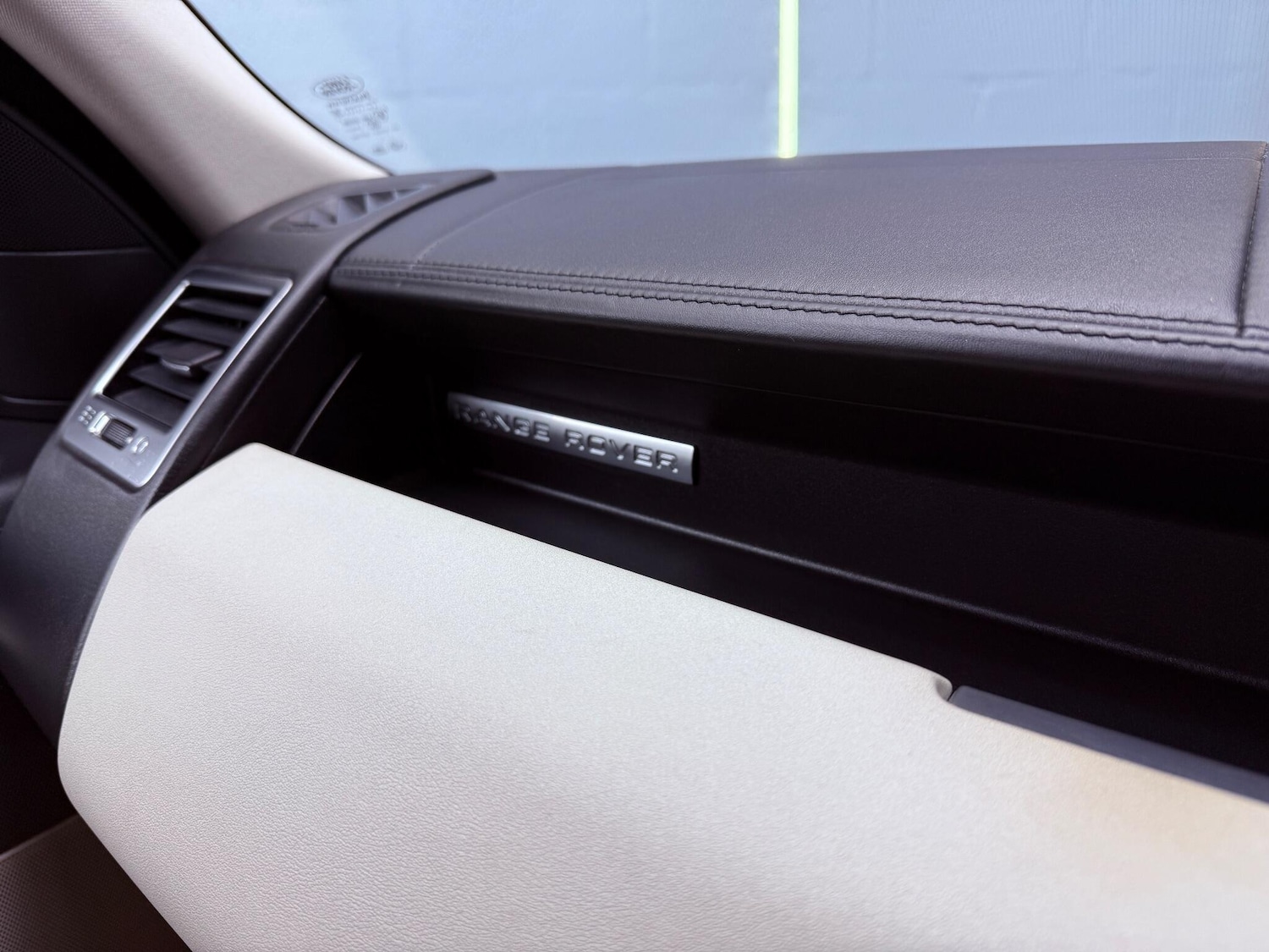 Used Land Rover Range Rover Sport 2011 for sale - 76989862: Photo 13