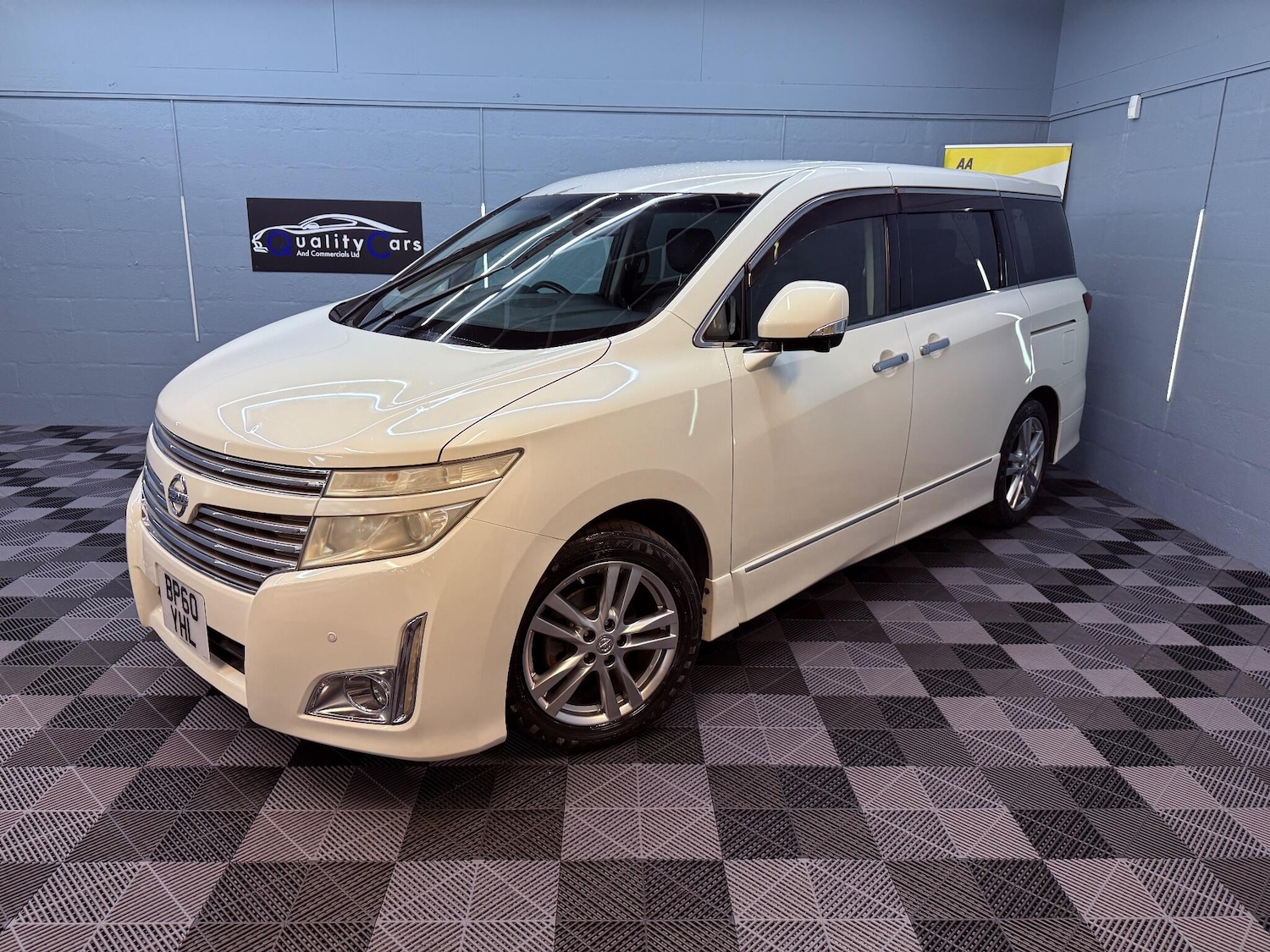 Used Nissan Elgrand 2023 for sale - 76991545: Photo 2
