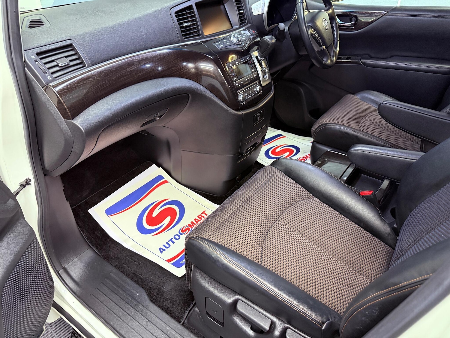 Used Nissan Elgrand 2023 for sale - 76991545: Photo 20