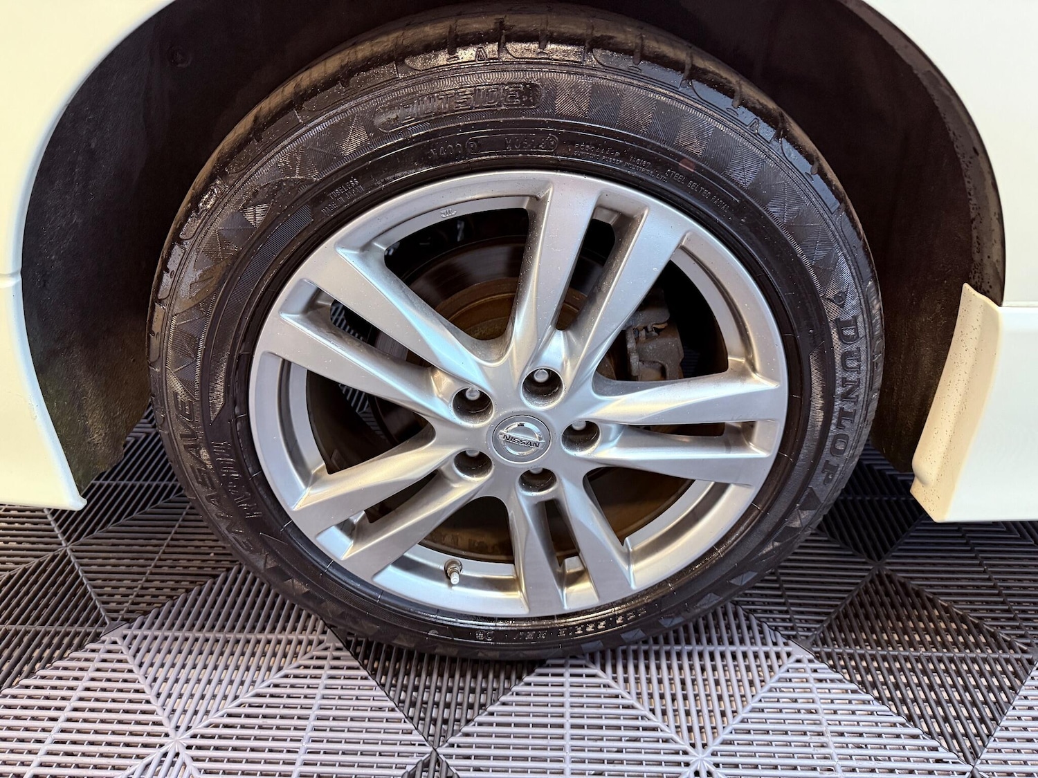 Used Nissan Elgrand 2023 for sale - 76991545: Photo 33