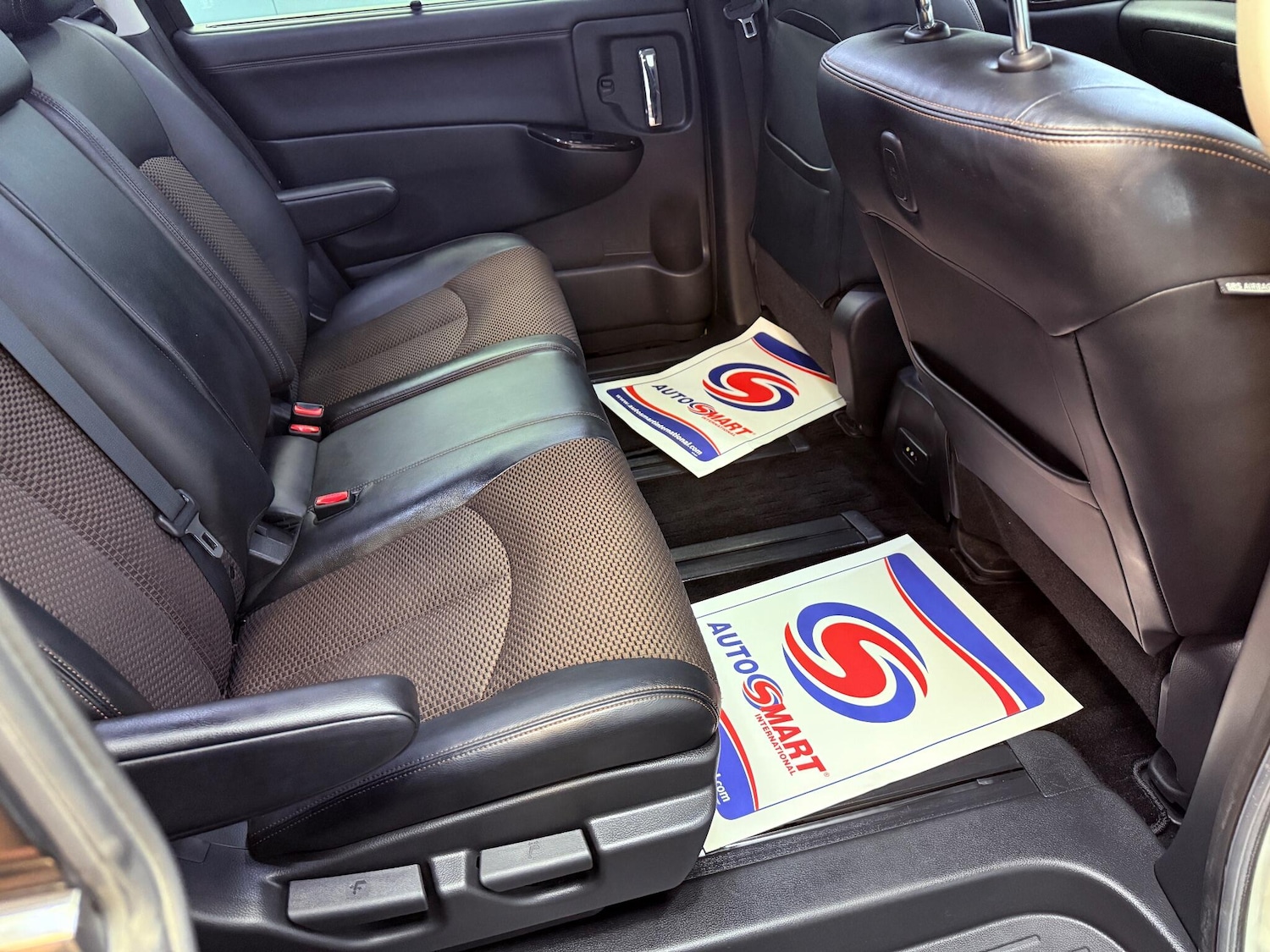 Used Nissan Elgrand 2023 for sale - 76991545: Photo 37