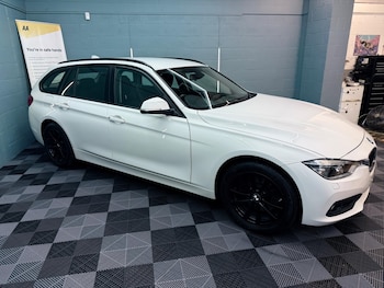 Used BMW 3 Series 2019 for sale - 77386982: Photo