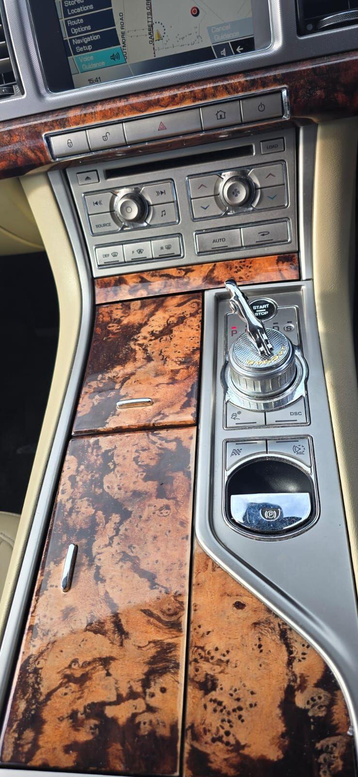 Used Jaguar XF 2010 for sale - 76560979: Photo 10