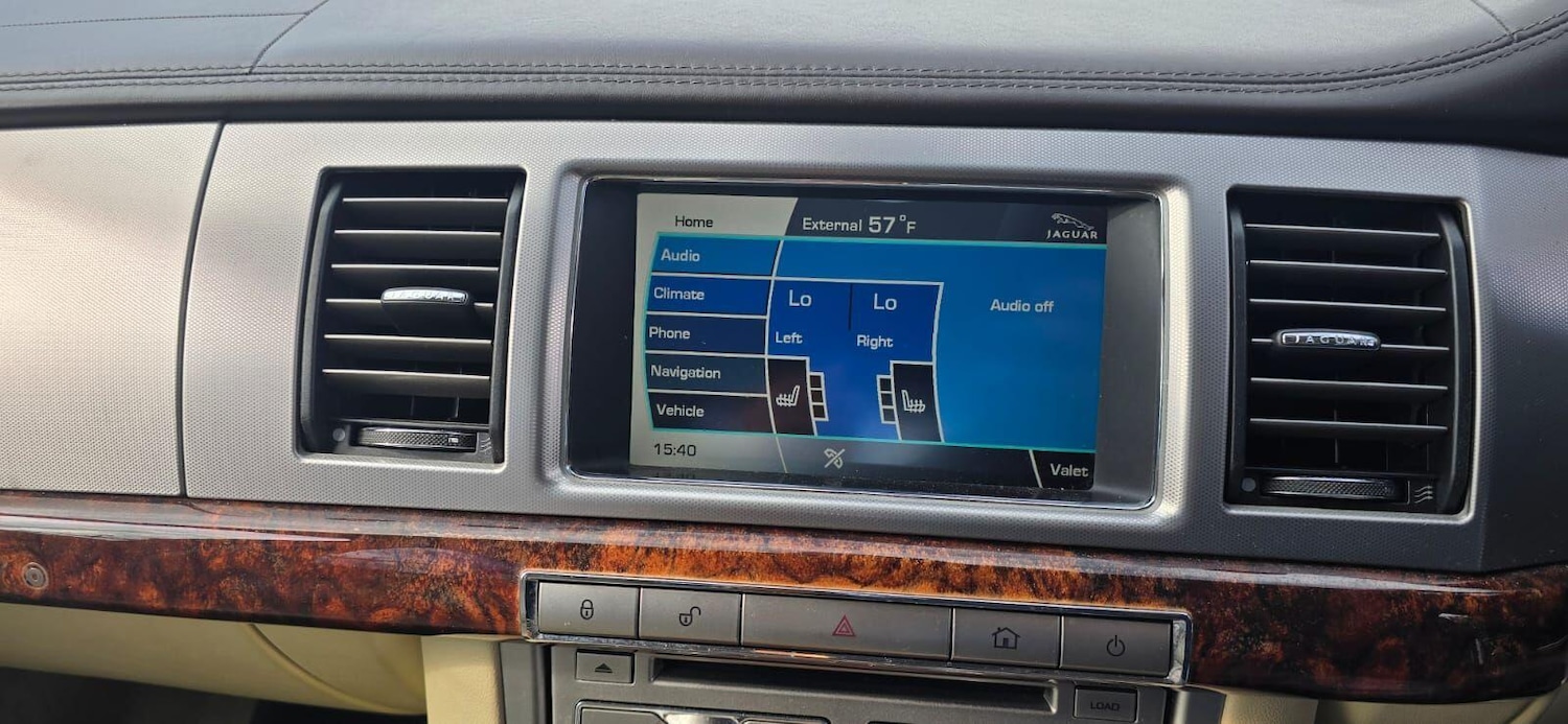 Used Jaguar XF 2010 for sale - 76560979: Photo 15