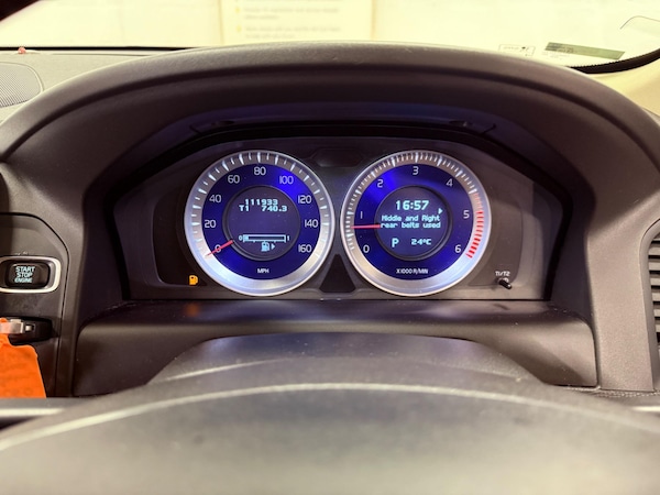 Used Volvo XC60 2011 for sale - 75311552: Photo 11
