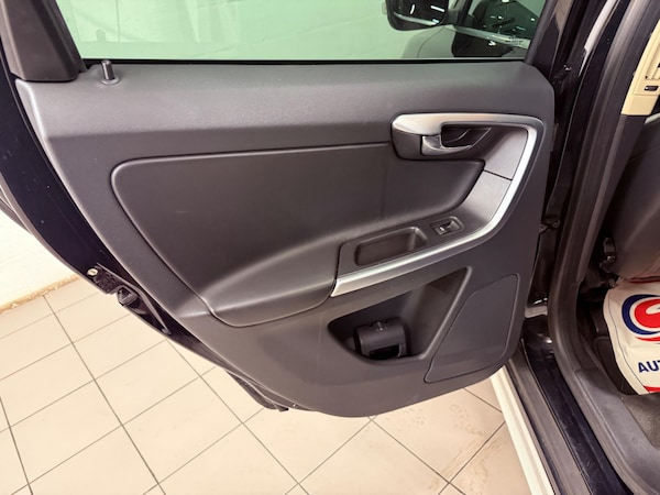 Used Volvo XC60 2011 for sale - 75311552: Photo 20
