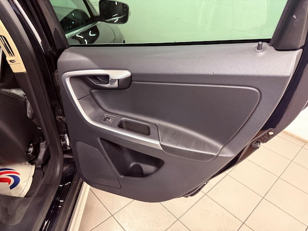 Used Volvo XC60 2011 for sale - 75311552: Photo 31