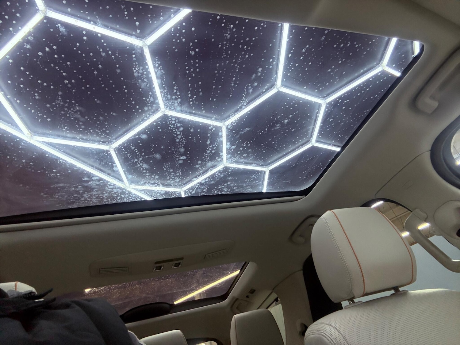 Used Land Rover Discovery 2018 for sale - 77066743: Photo 18