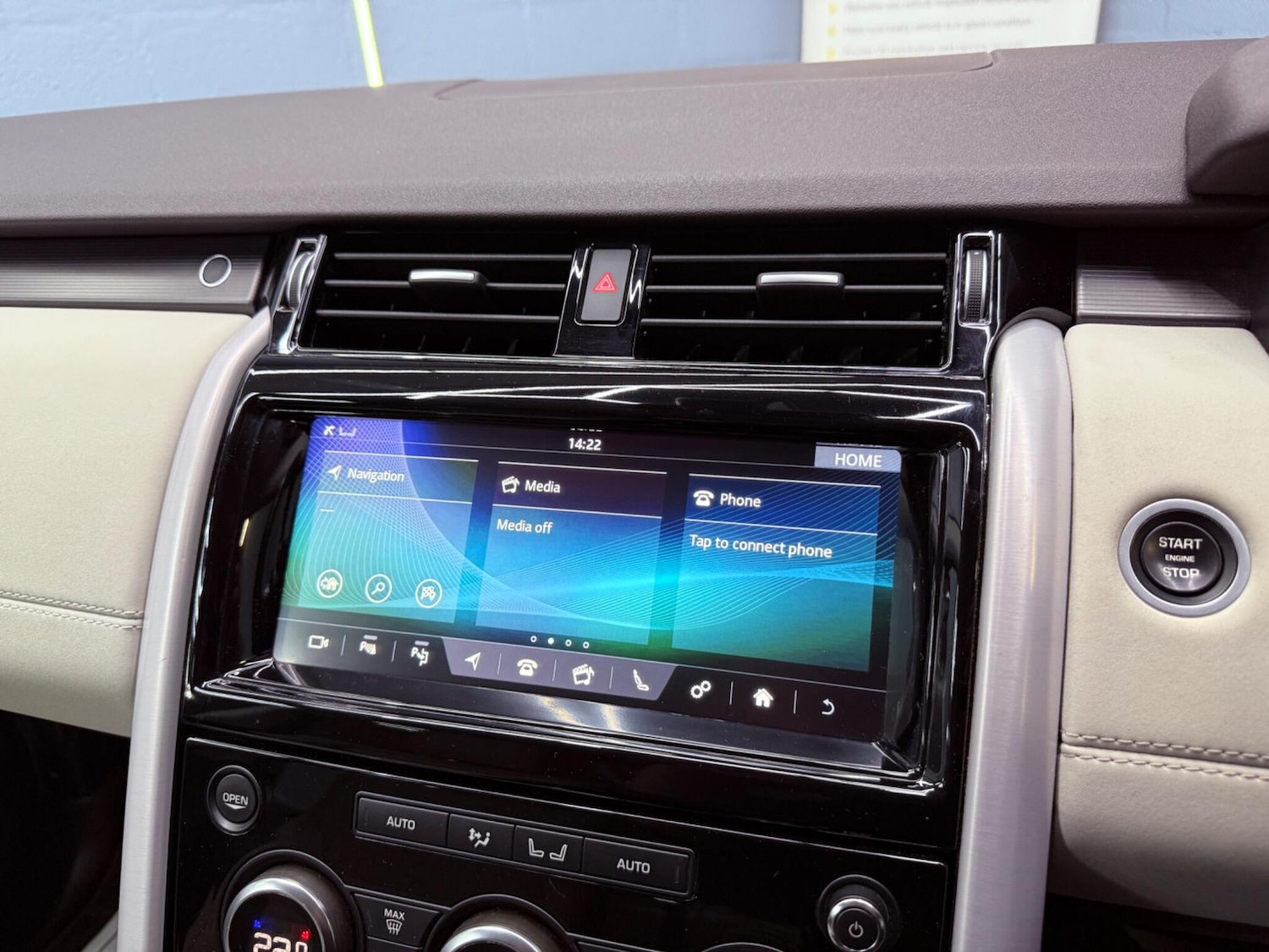 Used Land Rover Discovery 2018 for sale - 77066743: Photo 22