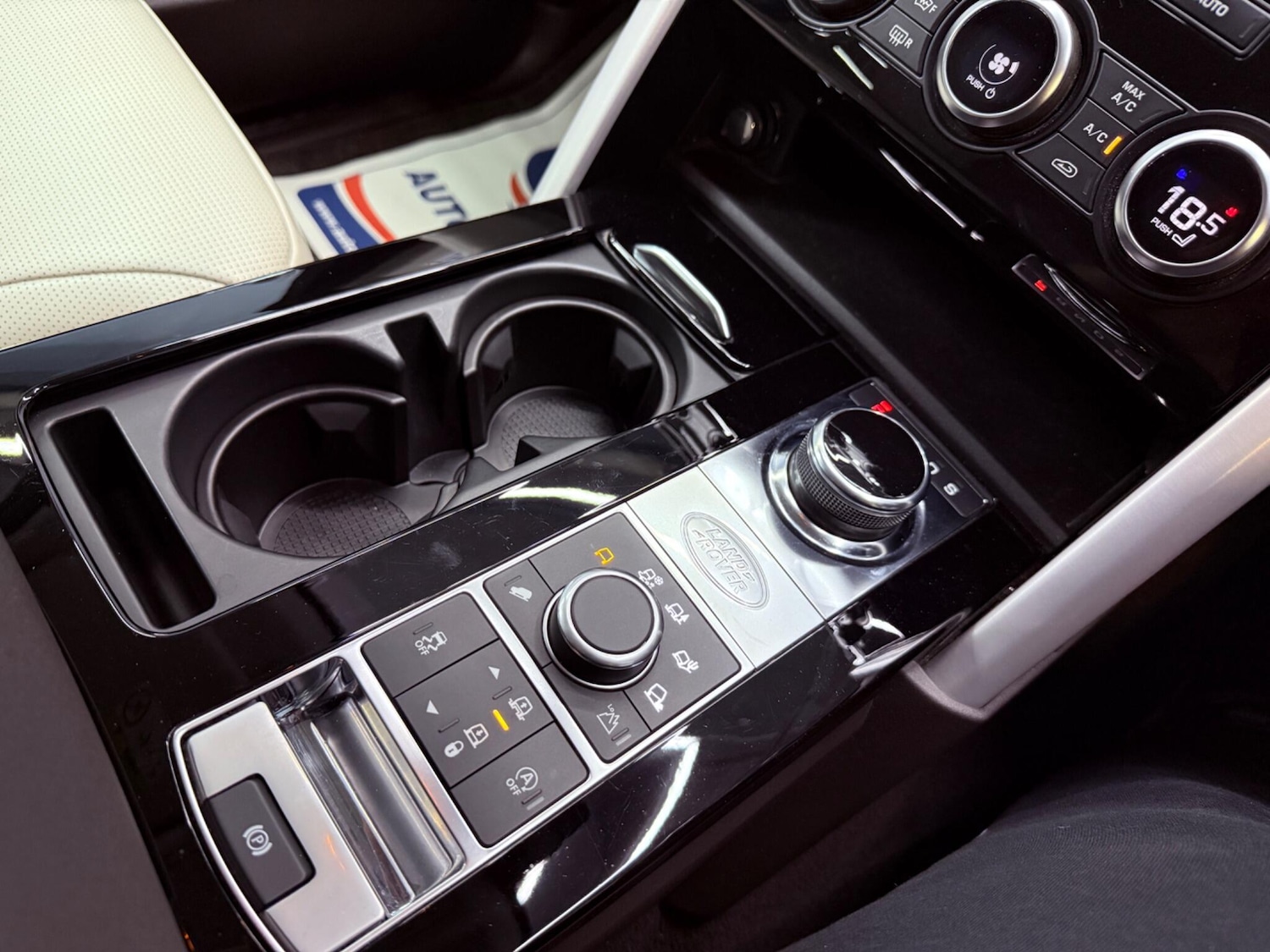 Used Land Rover Discovery 2018 for sale - 77066743: Photo 24