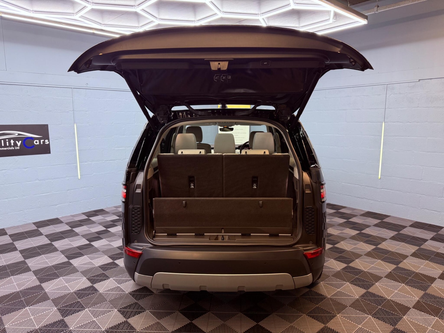 Used Land Rover Discovery 2018 for sale - 77066743: Photo 51