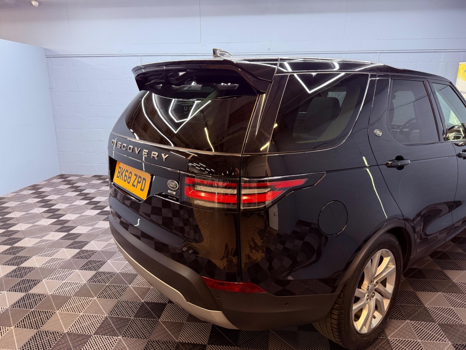 Used Land Rover Discovery 2018 for sale - 77066743: Photo 53