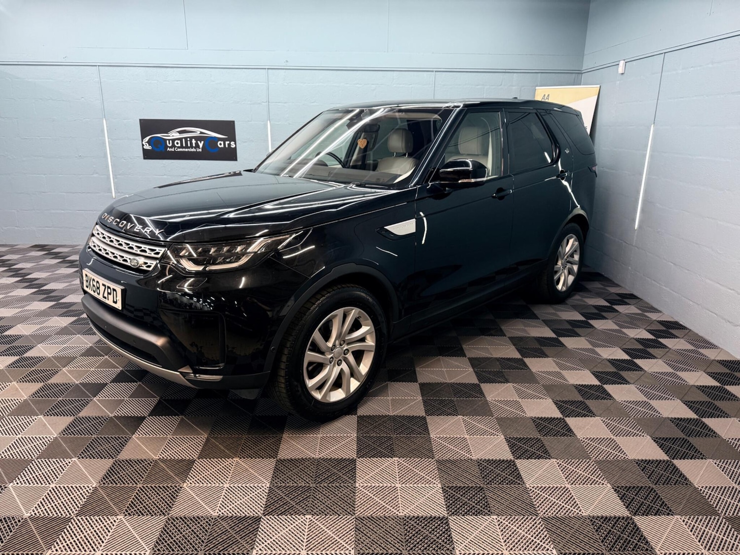 Used Land Rover Discovery 2018 for sale - 77066743: Photo 6
