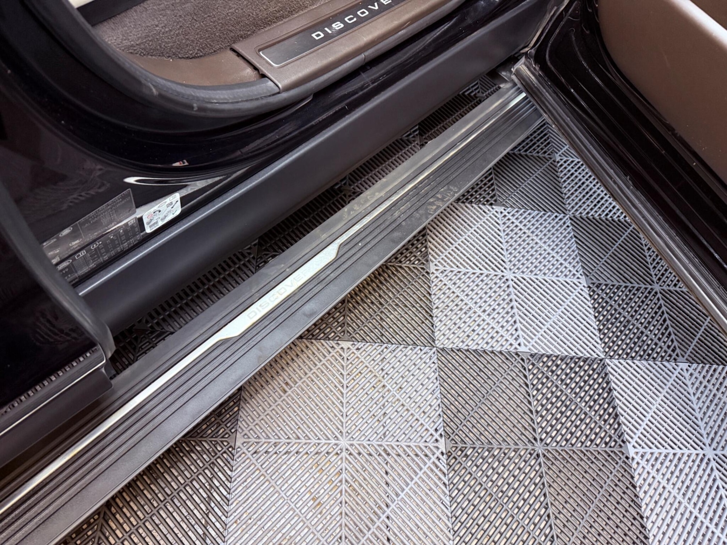 Used Land Rover Discovery 2018 for sale - 77066743: Photo 65