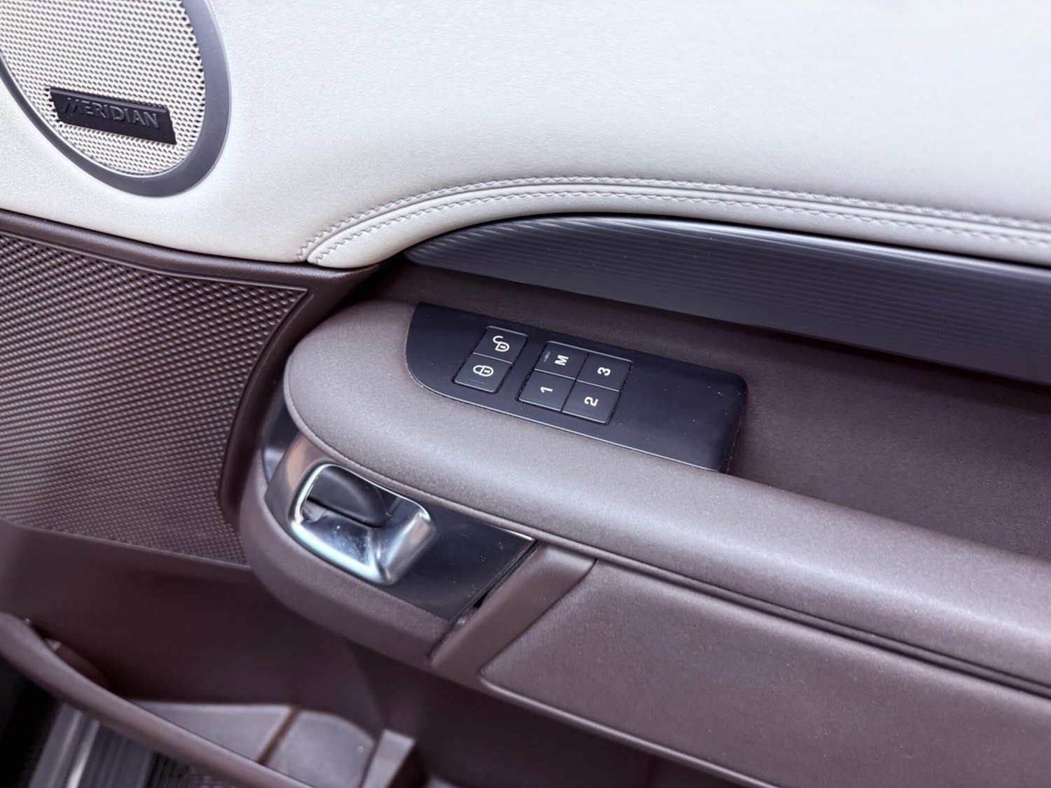 Used Land Rover Discovery 2018 for sale - 77066743: Photo 67