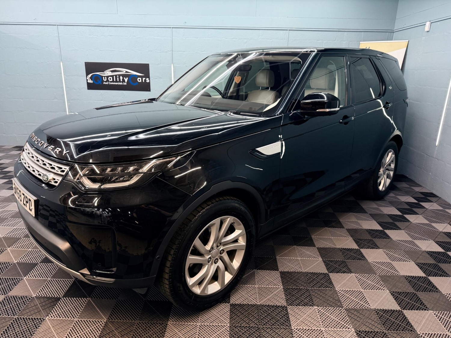 Used Land Rover Discovery 2018 for sale - 77066743: Photo 7