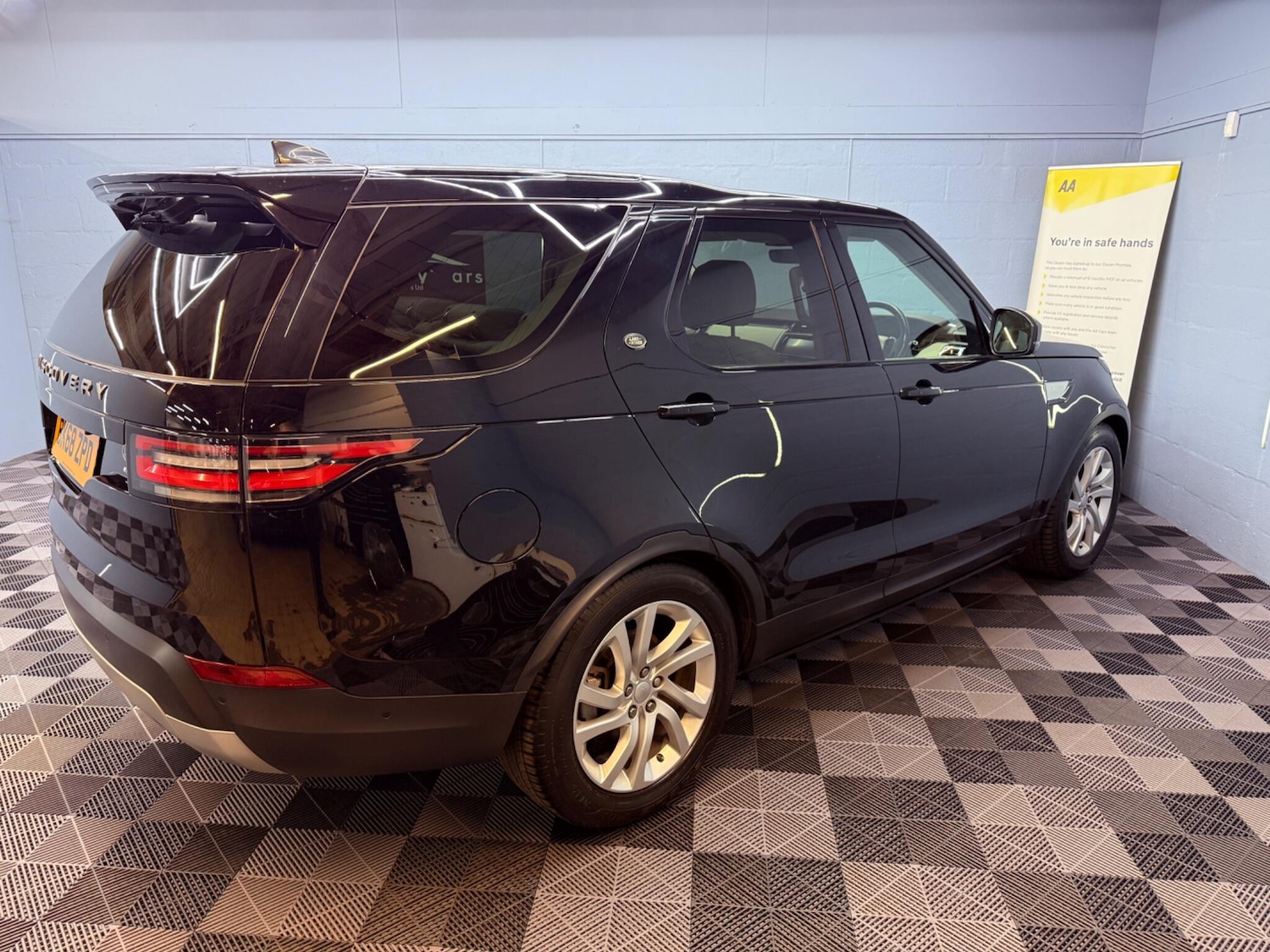 Used Land Rover Discovery 2018 for sale - 77066743: Photo 79