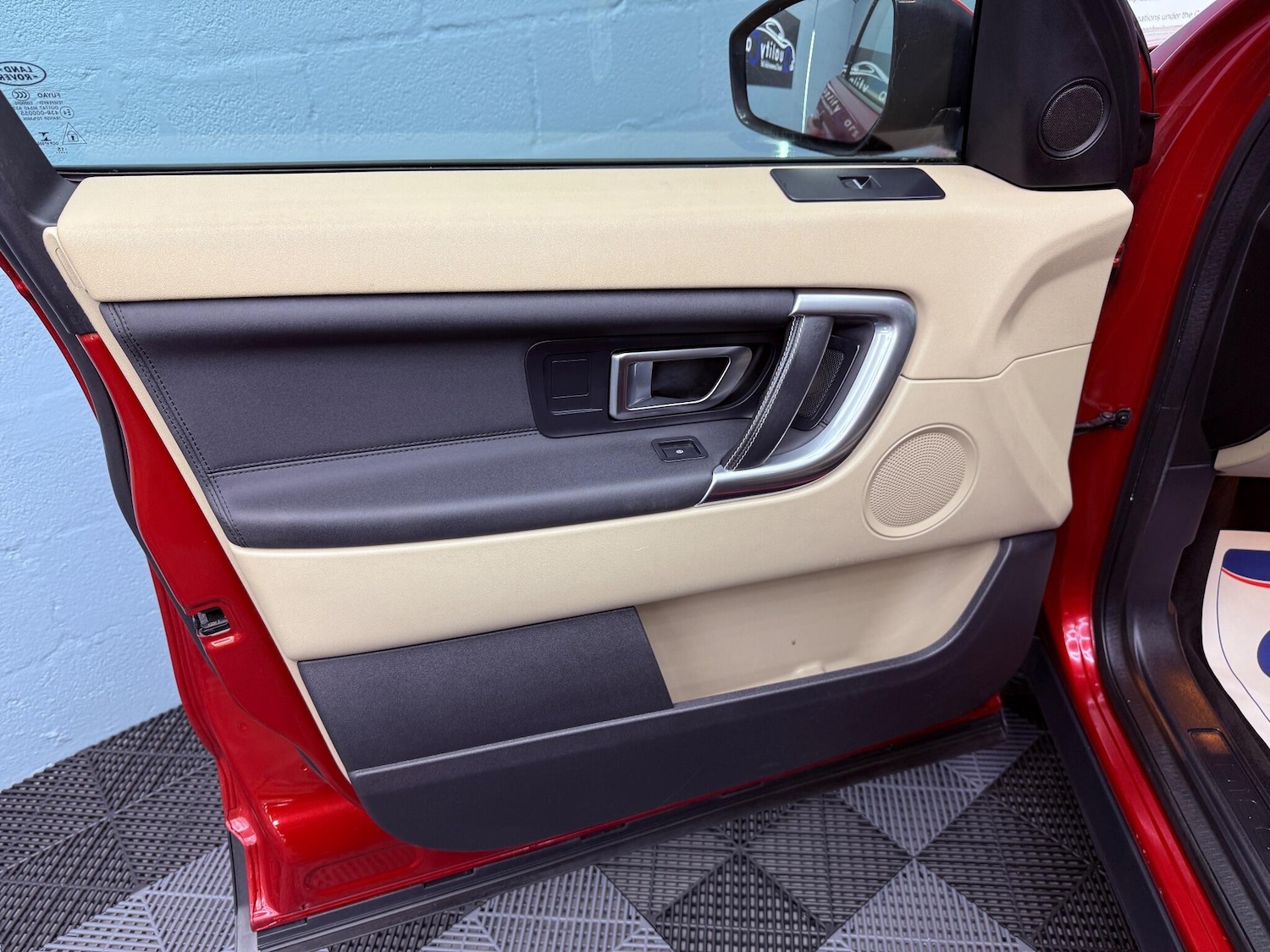 Used Land Rover Discovery Sport 2015 for sale - 76512174: Photo 23