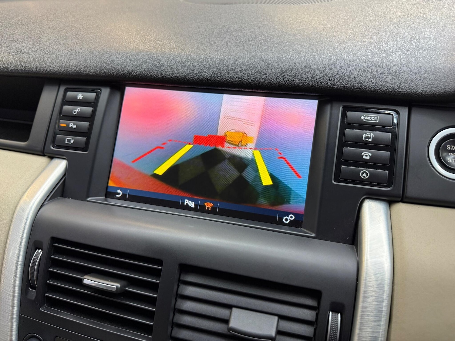 Used Land Rover Discovery Sport 2015 for sale - 76512174: Photo 8