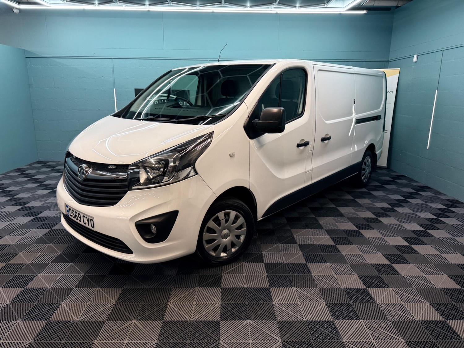 Used Vauxhall Vivaro 2019 for sale - 77456101: Photo 3