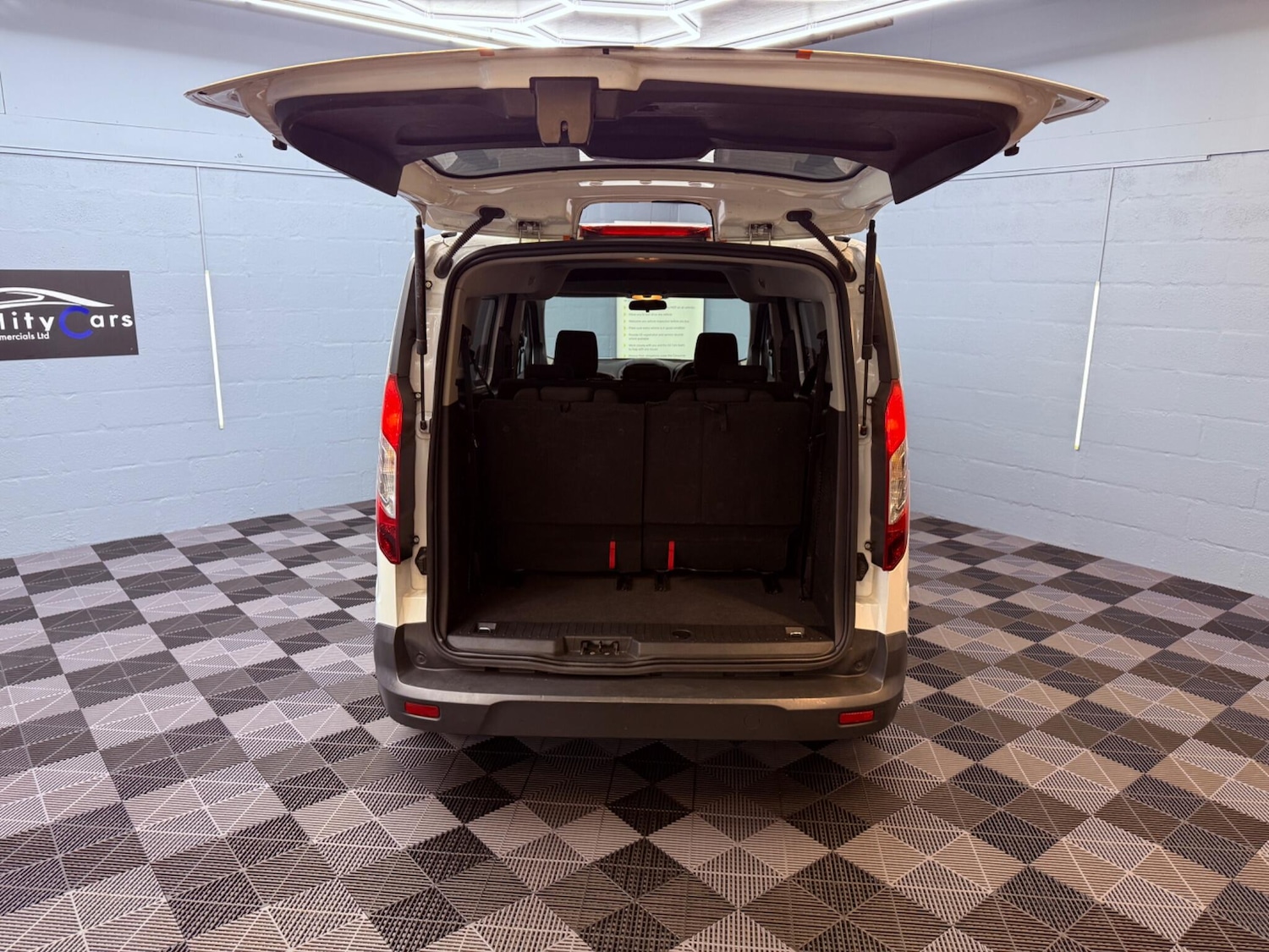 Used Ford Grand Tourneo Connect 2015 for sale - 75884195: Photo 22