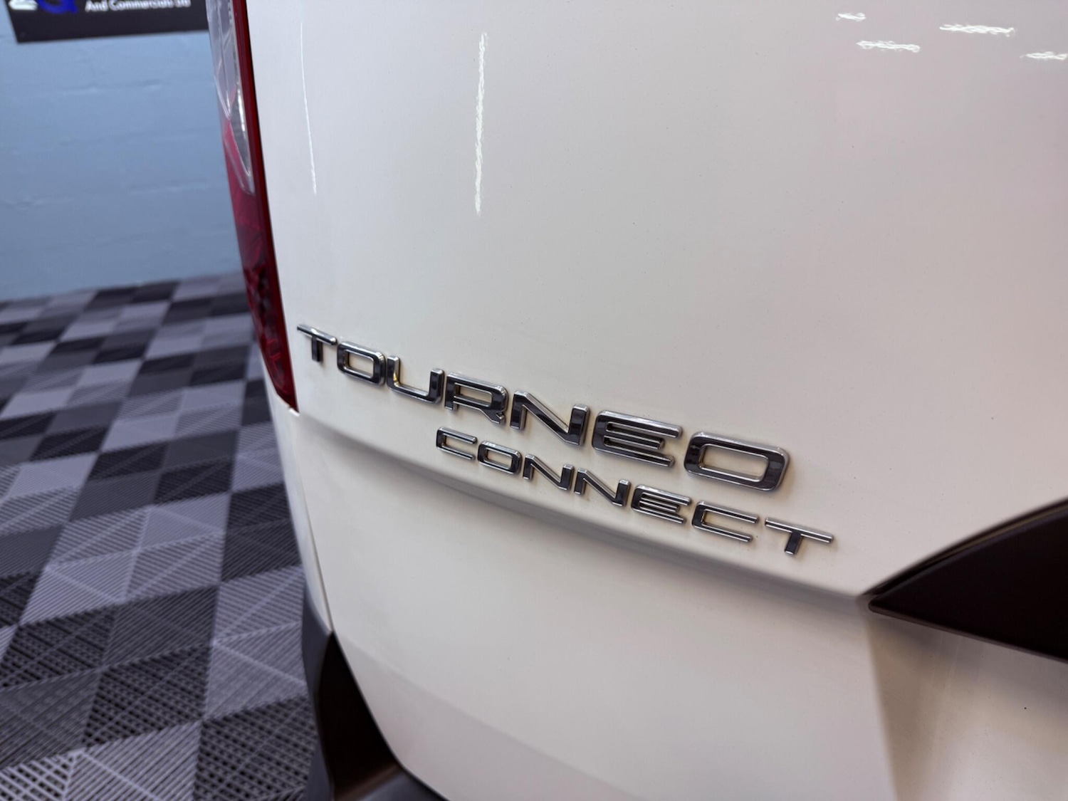 Used Ford Grand Tourneo Connect 2015 for sale - 75884195: Photo 23