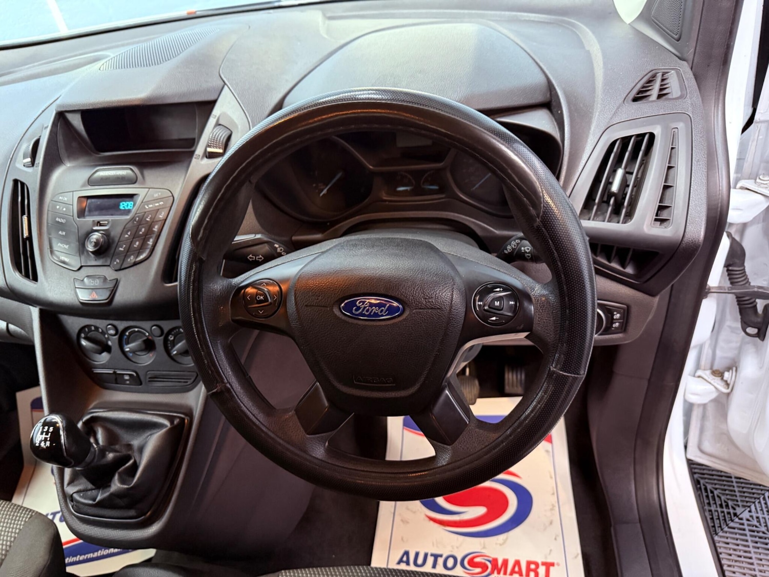 Used Ford Grand Tourneo Connect 2015 for sale - 75884195: Photo 31