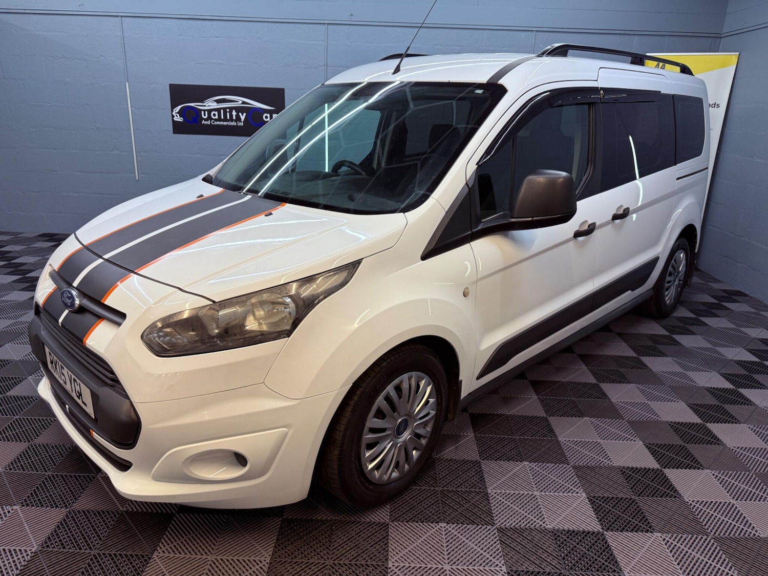 Used Ford Grand Tourneo Connect 2015 for sale - 75884195: Photo 6