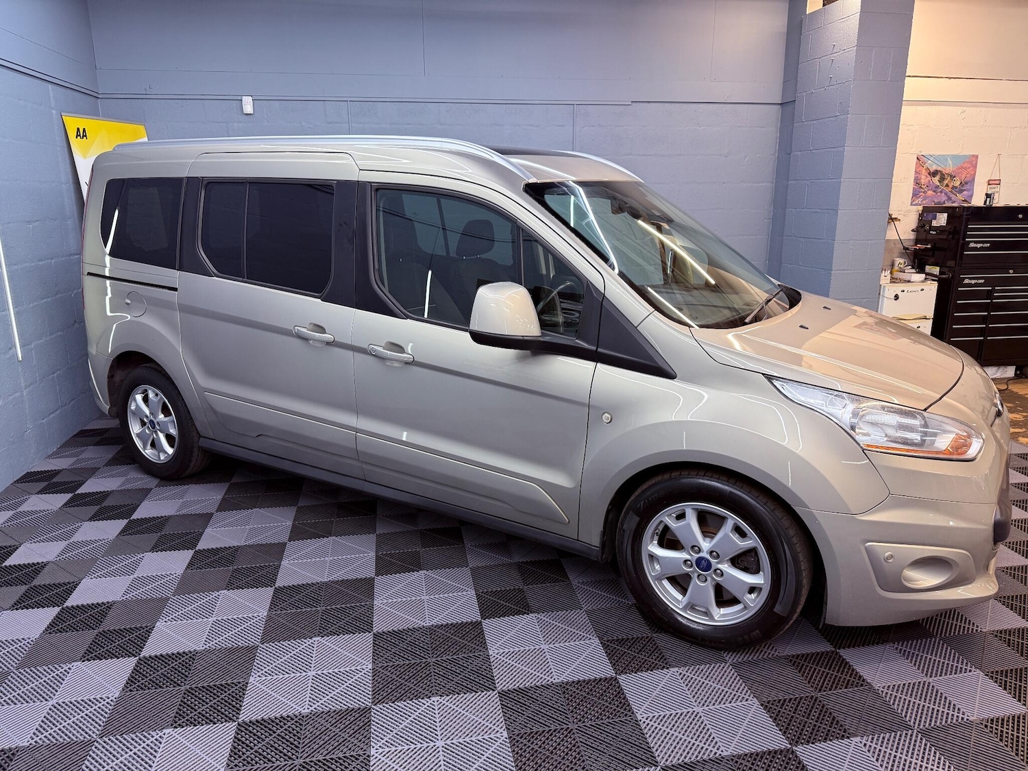 Used Ford Grand Tourneo Connect for sale - 76527902: Photo 2
