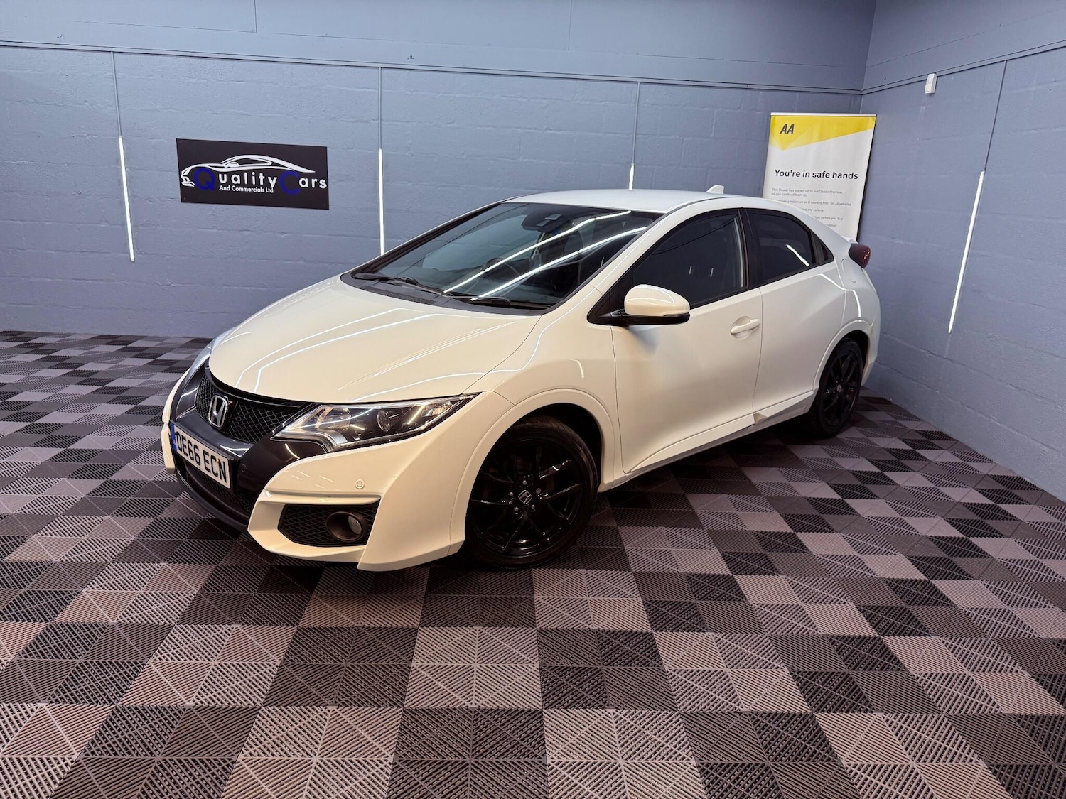 Used Honda Civic 2016 for sale - 76227485: Photo 2