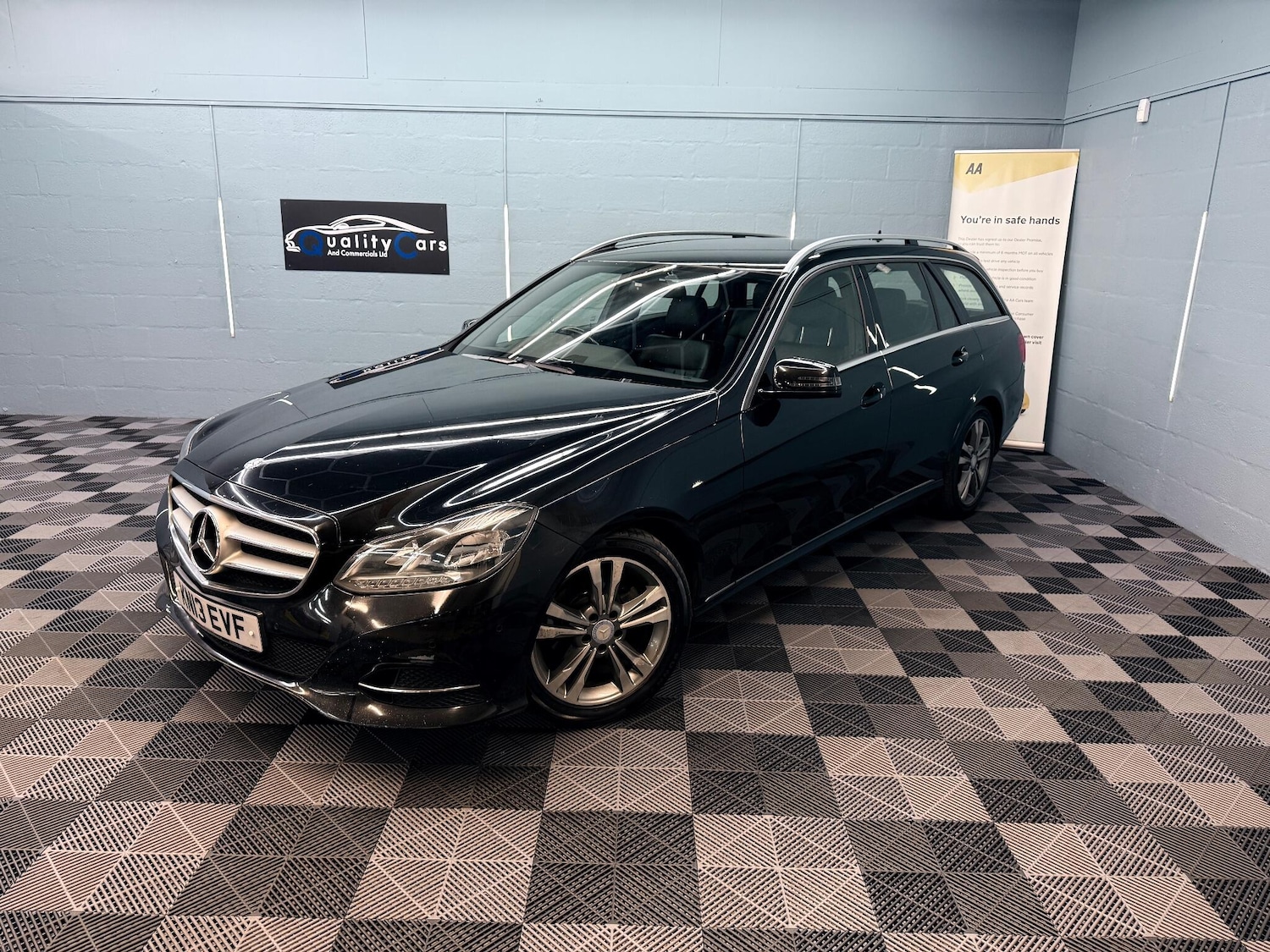Used Mercedes-Benz E Class 2013 for sale - 76742834: Photo 2