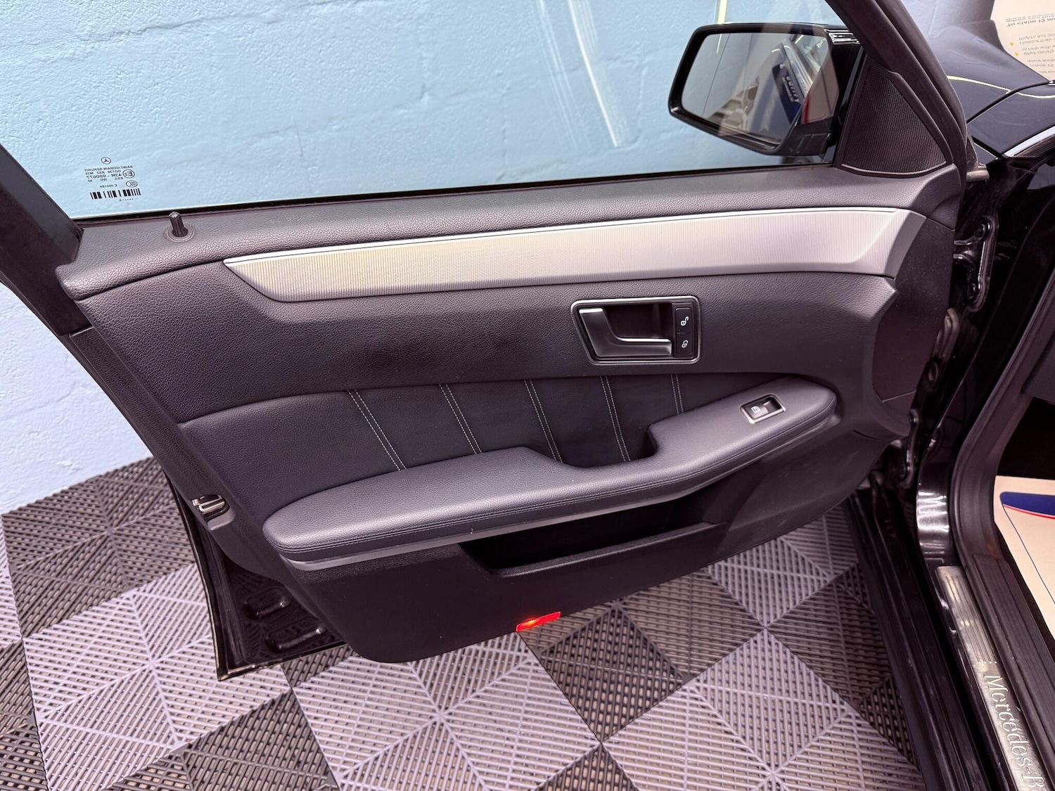 Used Mercedes-Benz E Class 2013 for sale - 76742834: Photo 25