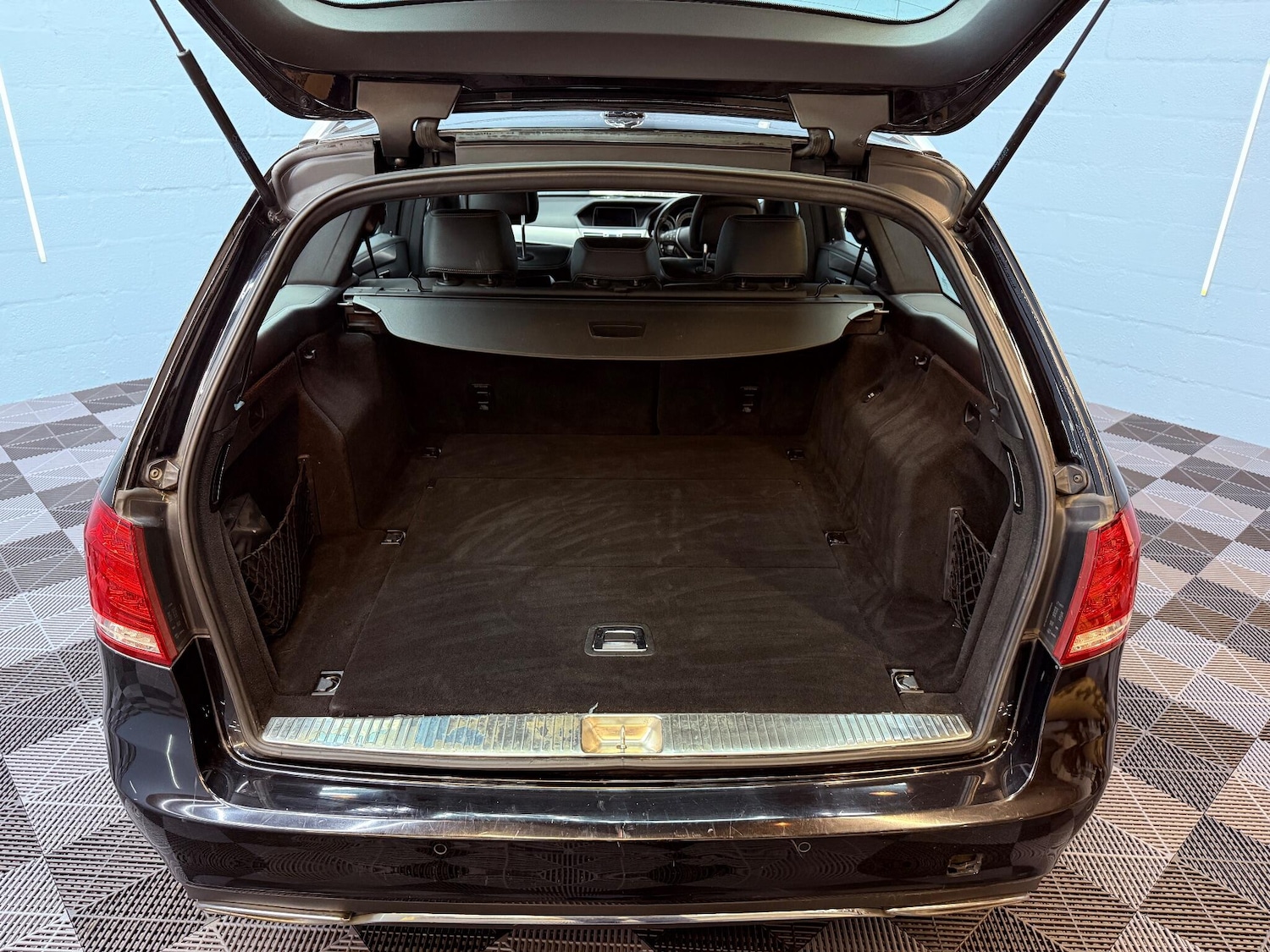 Used Mercedes-Benz E Class 2013 for sale - 76742834: Photo 36