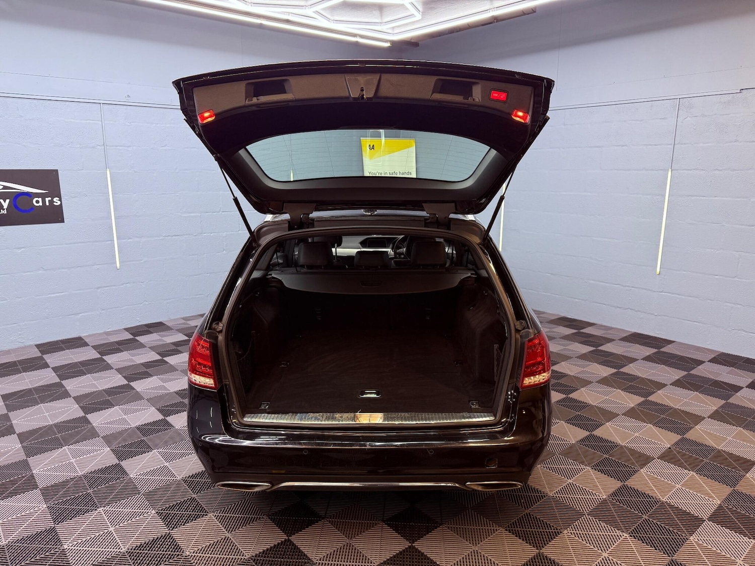 Used Mercedes-Benz E Class 2013 for sale - 76742834: Photo 37